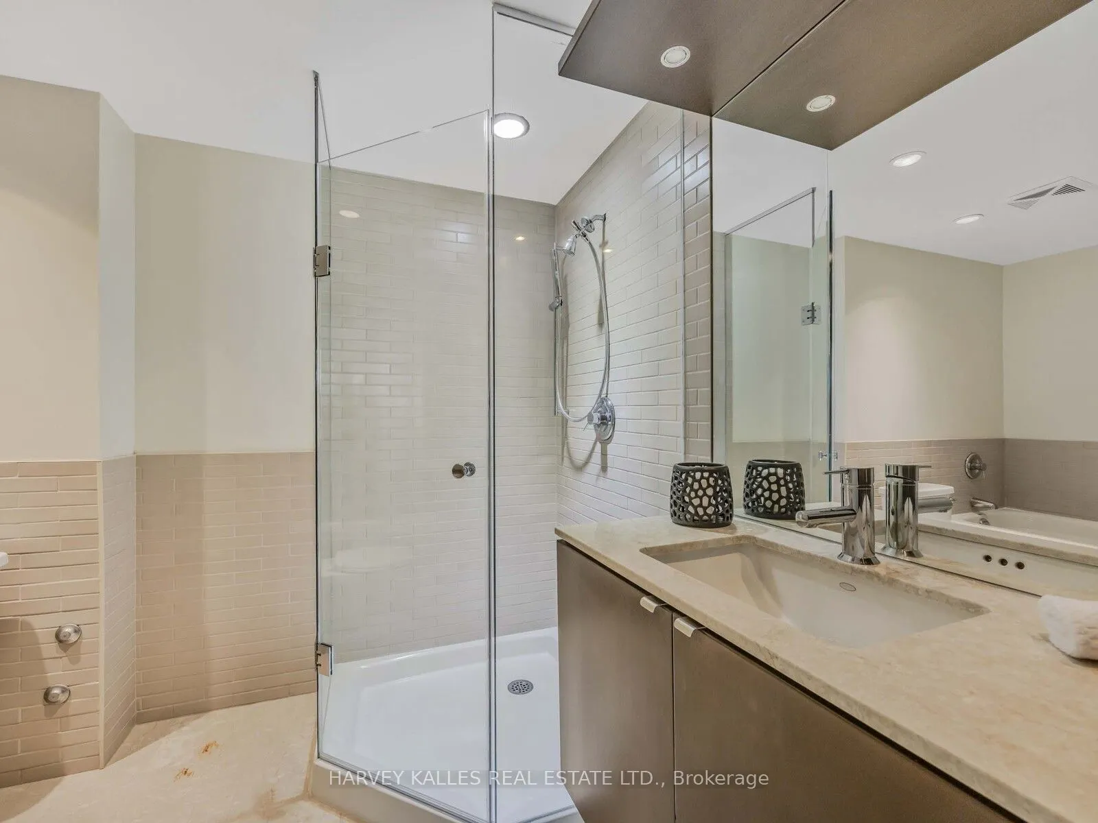 1430 Yonge Street, #606