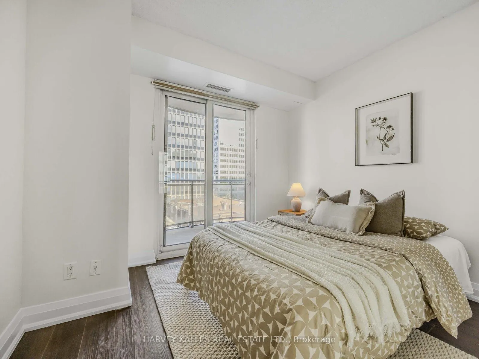1430 Yonge Street, #606