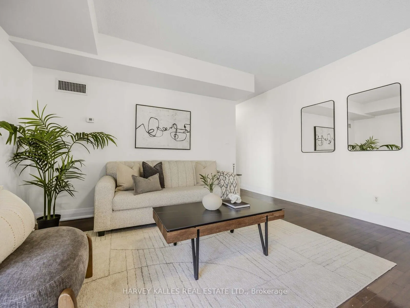 1430 Yonge Street, #606