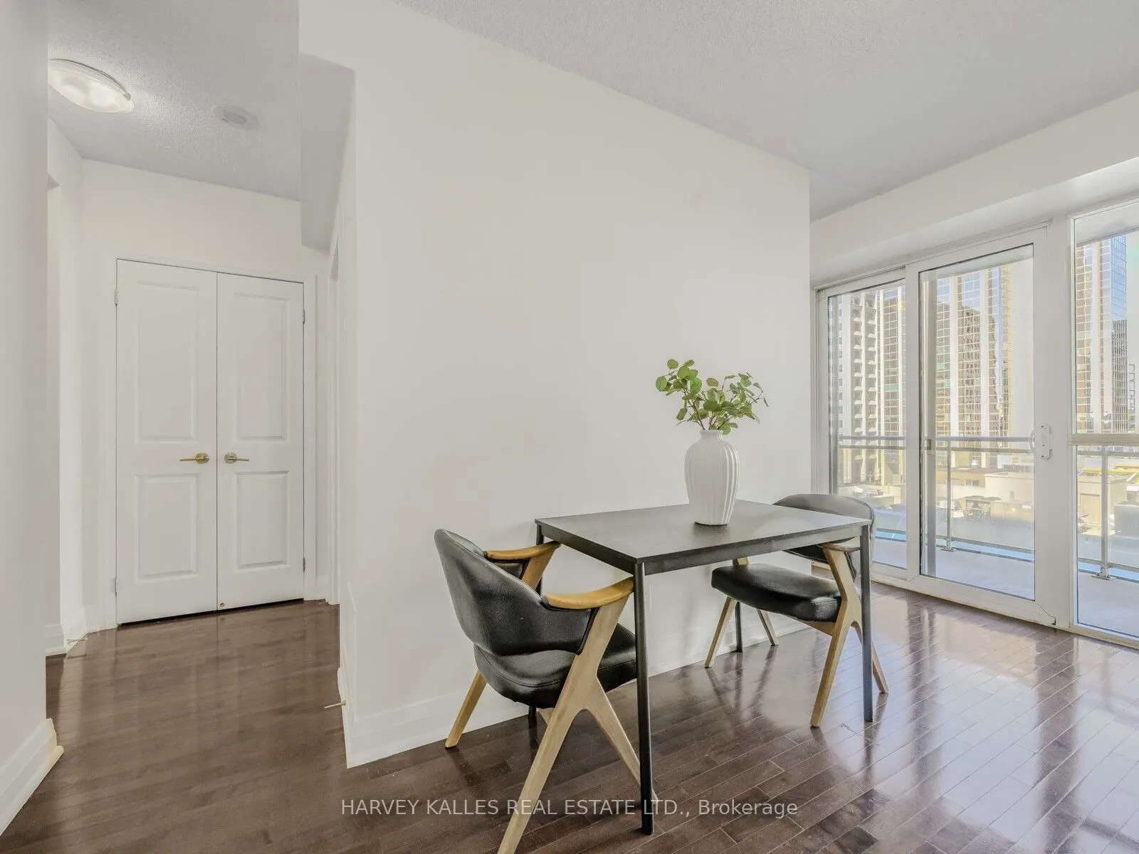 1430 Yonge Street, #606