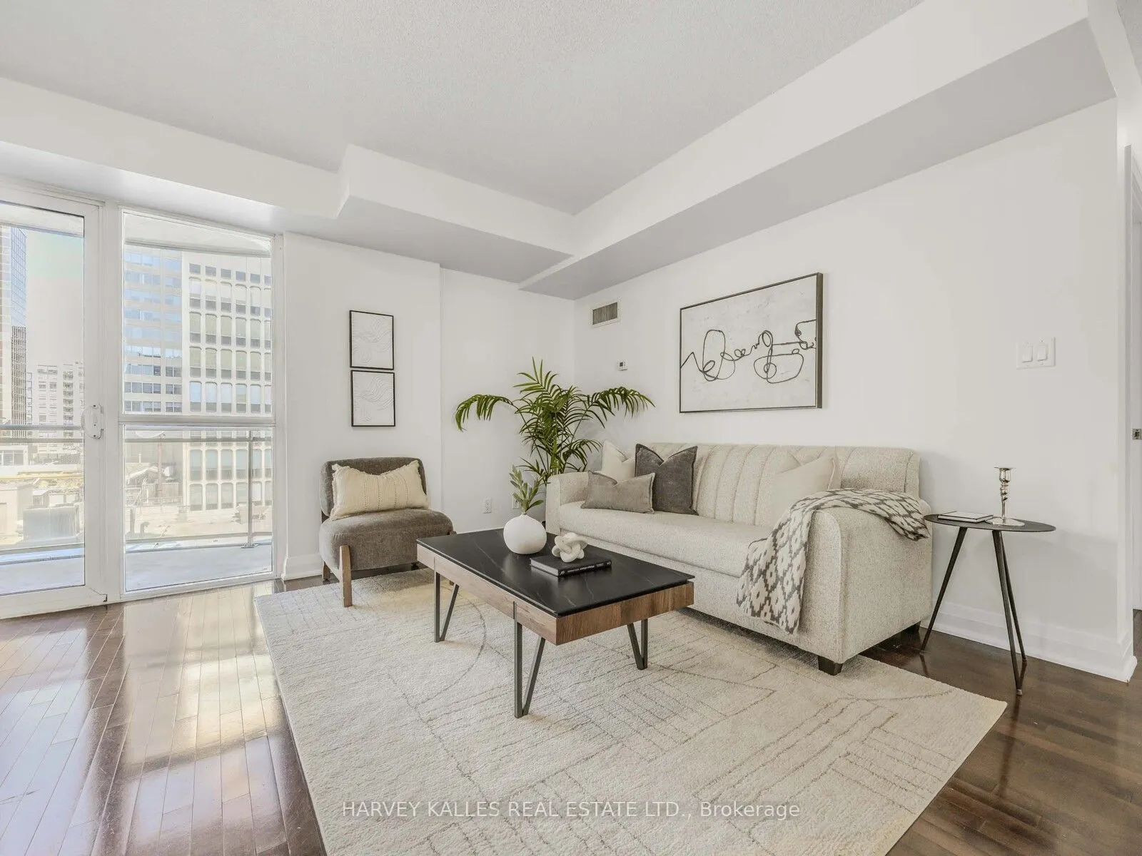 1430 Yonge Street, #606