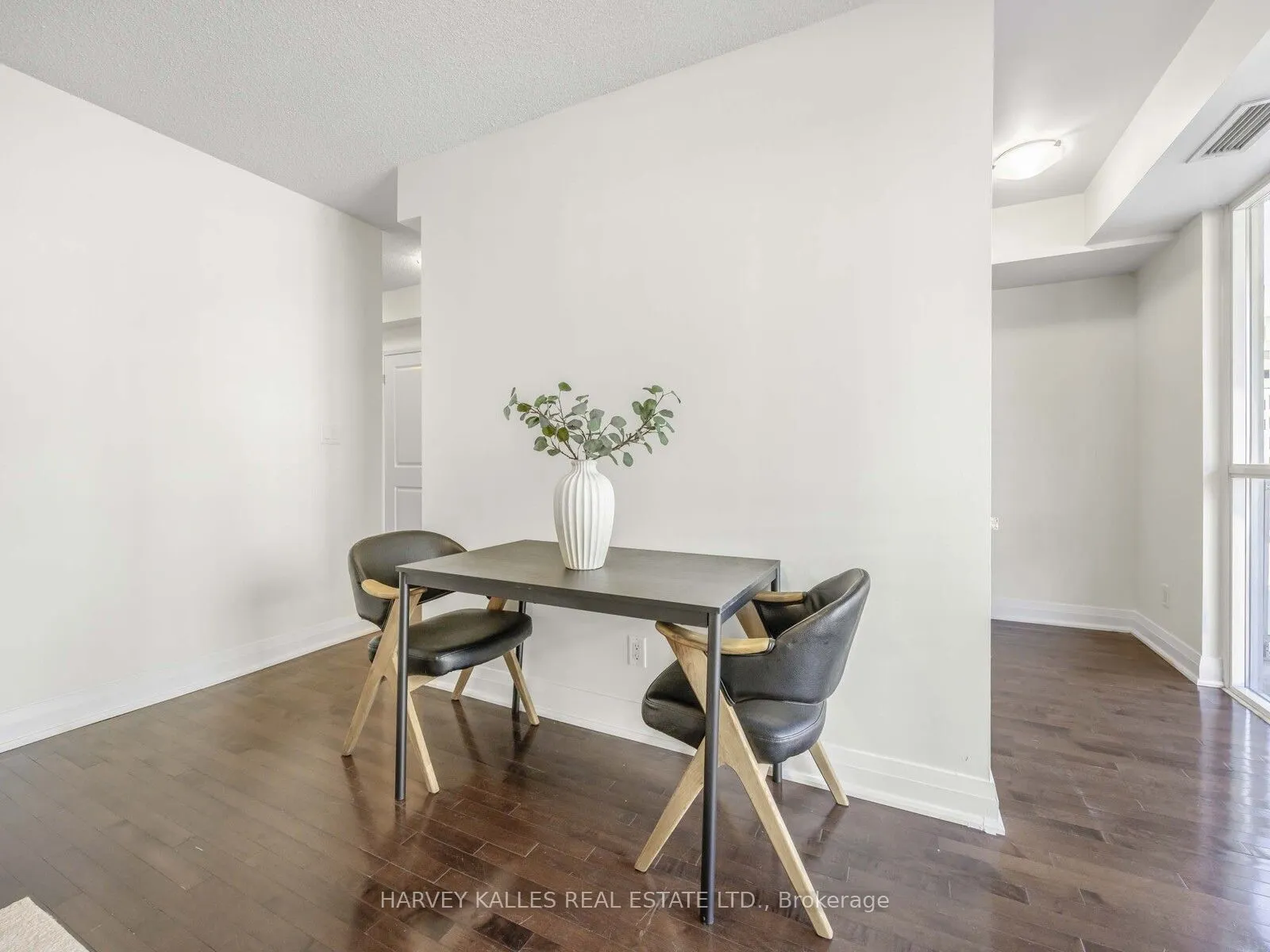 1430 Yonge Street, #606
