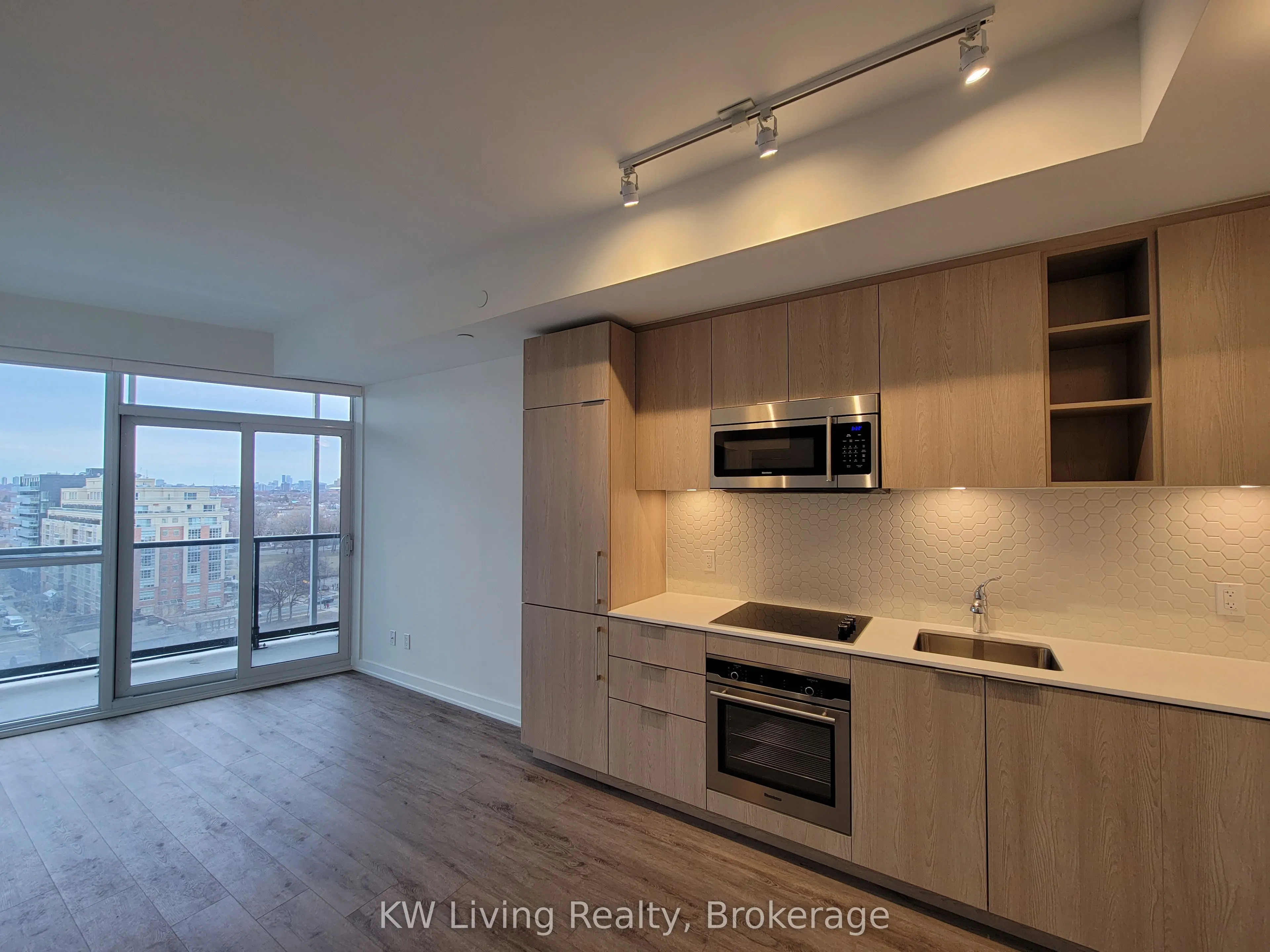 50 Ordnance Street, #806