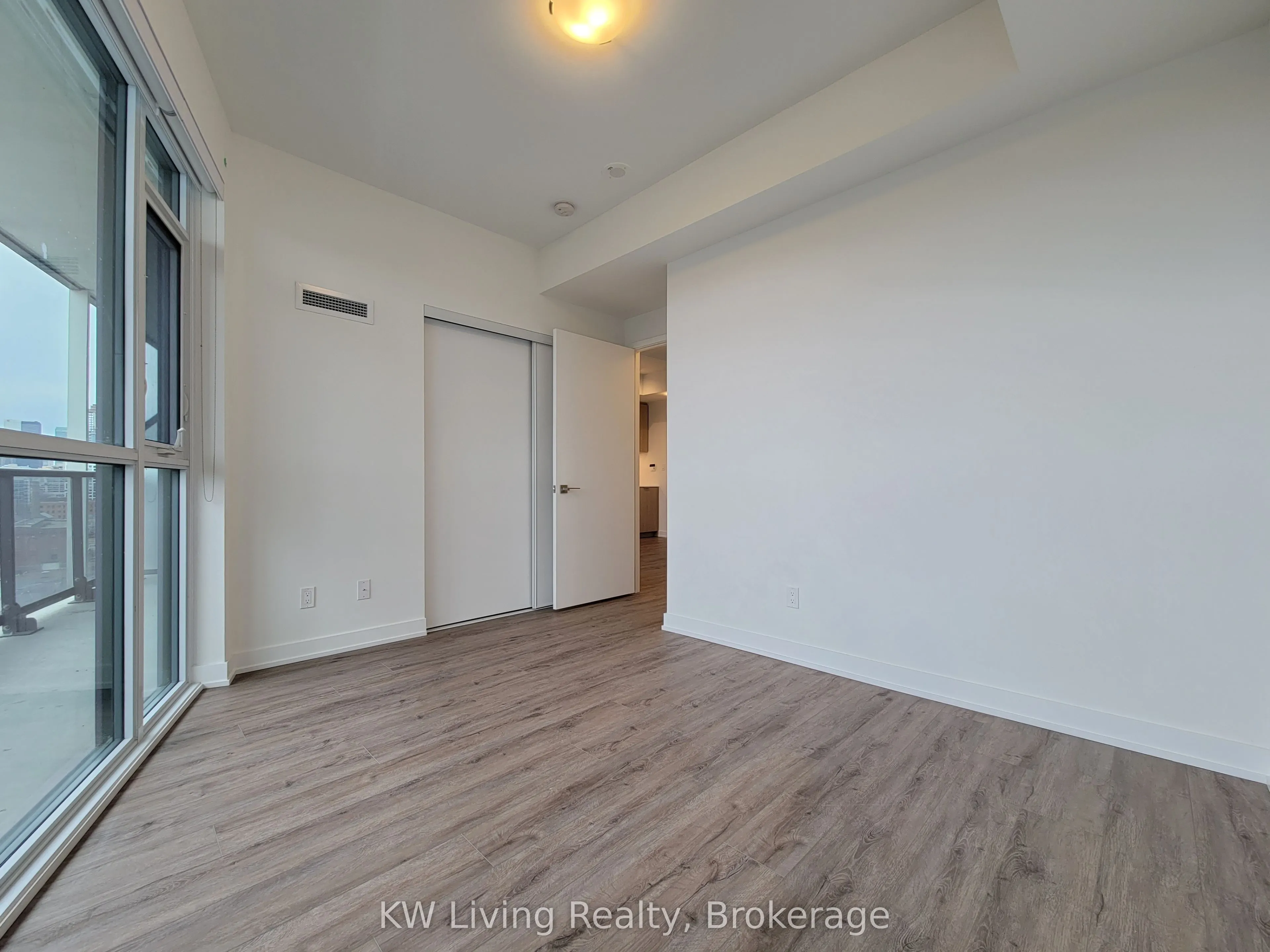 50 Ordnance Street, #806