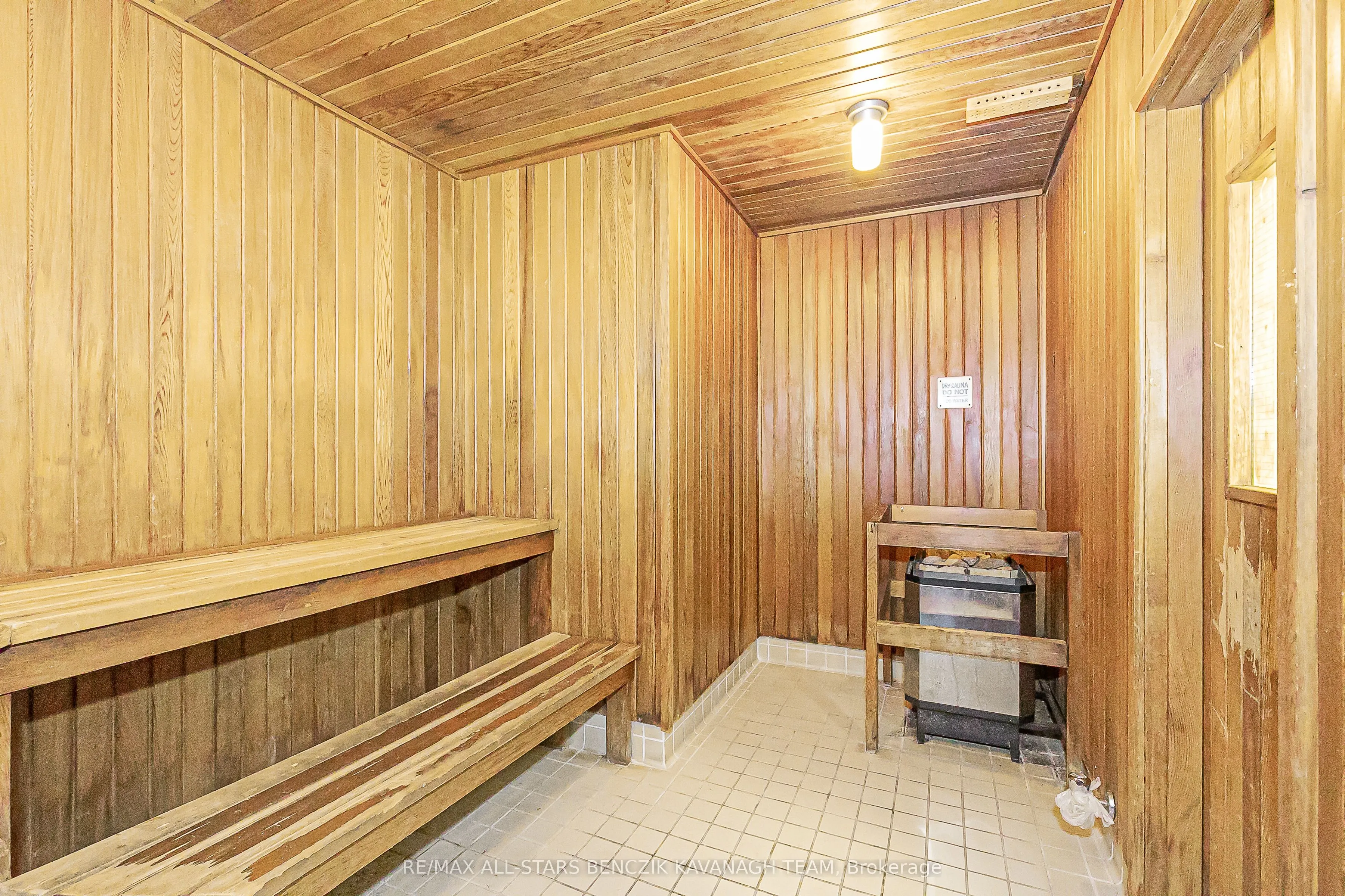 711 Bay Street, #1712