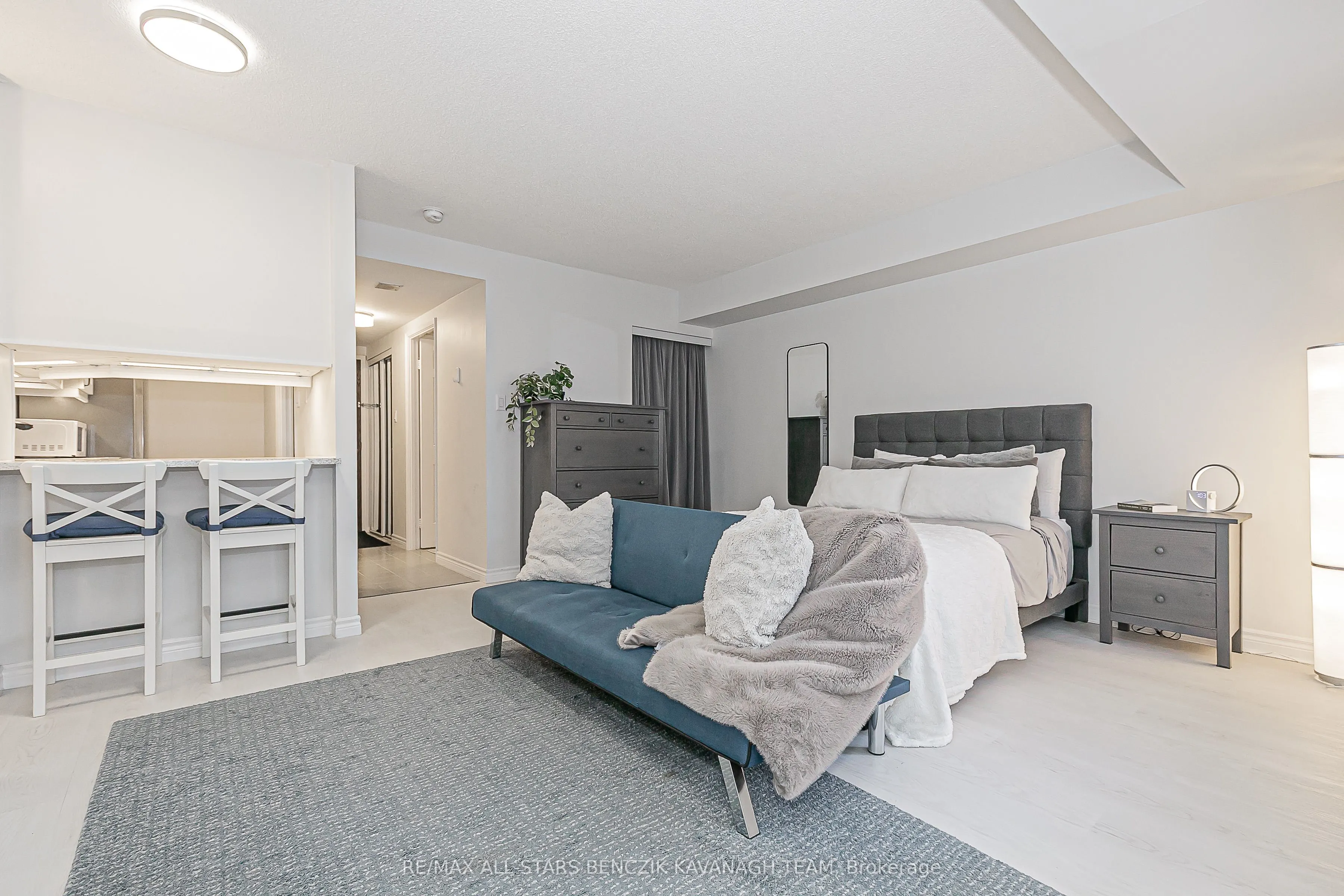 711 Bay Street, #1712