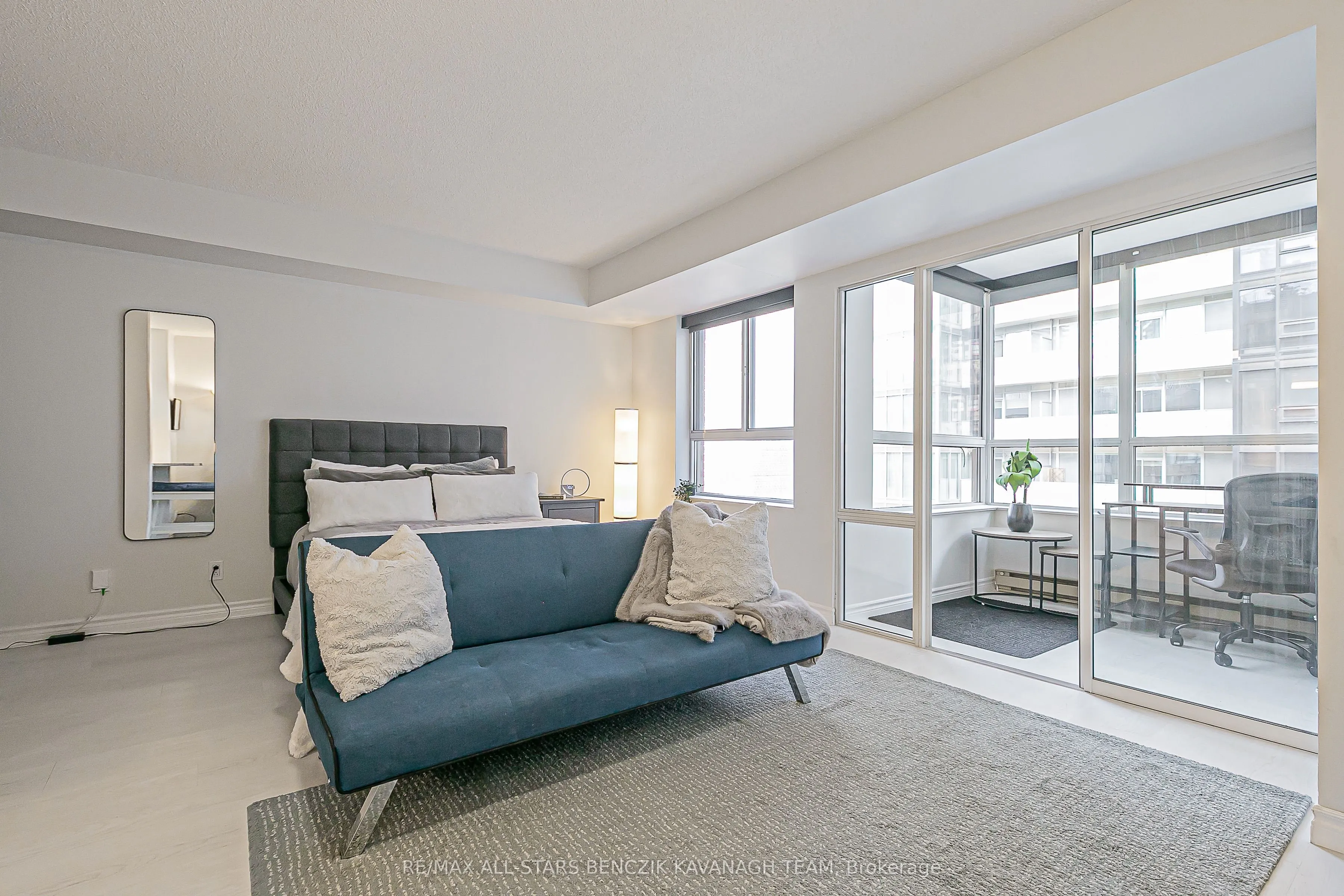 711 Bay Street, #1712