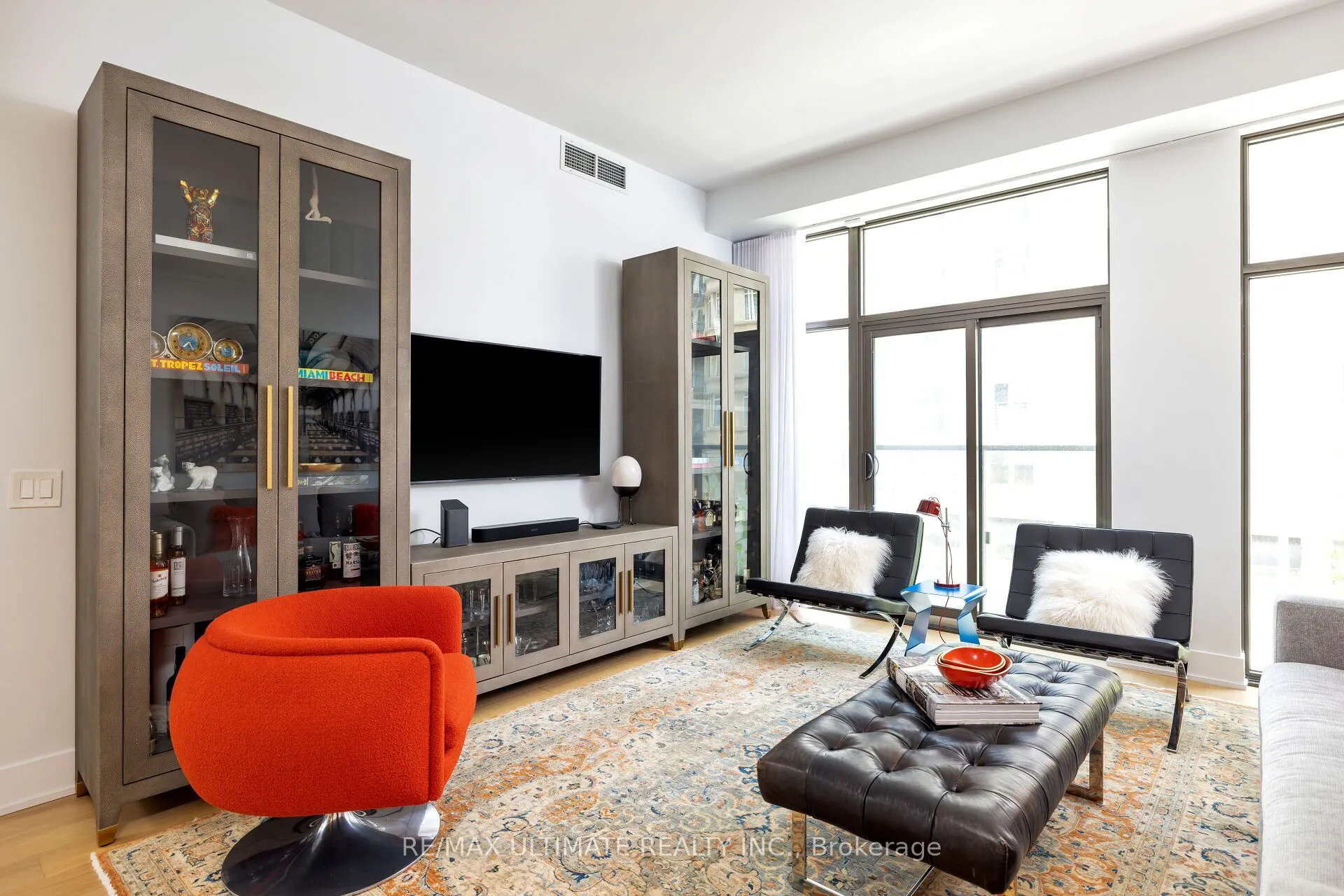 6 Jackes Avenue #206