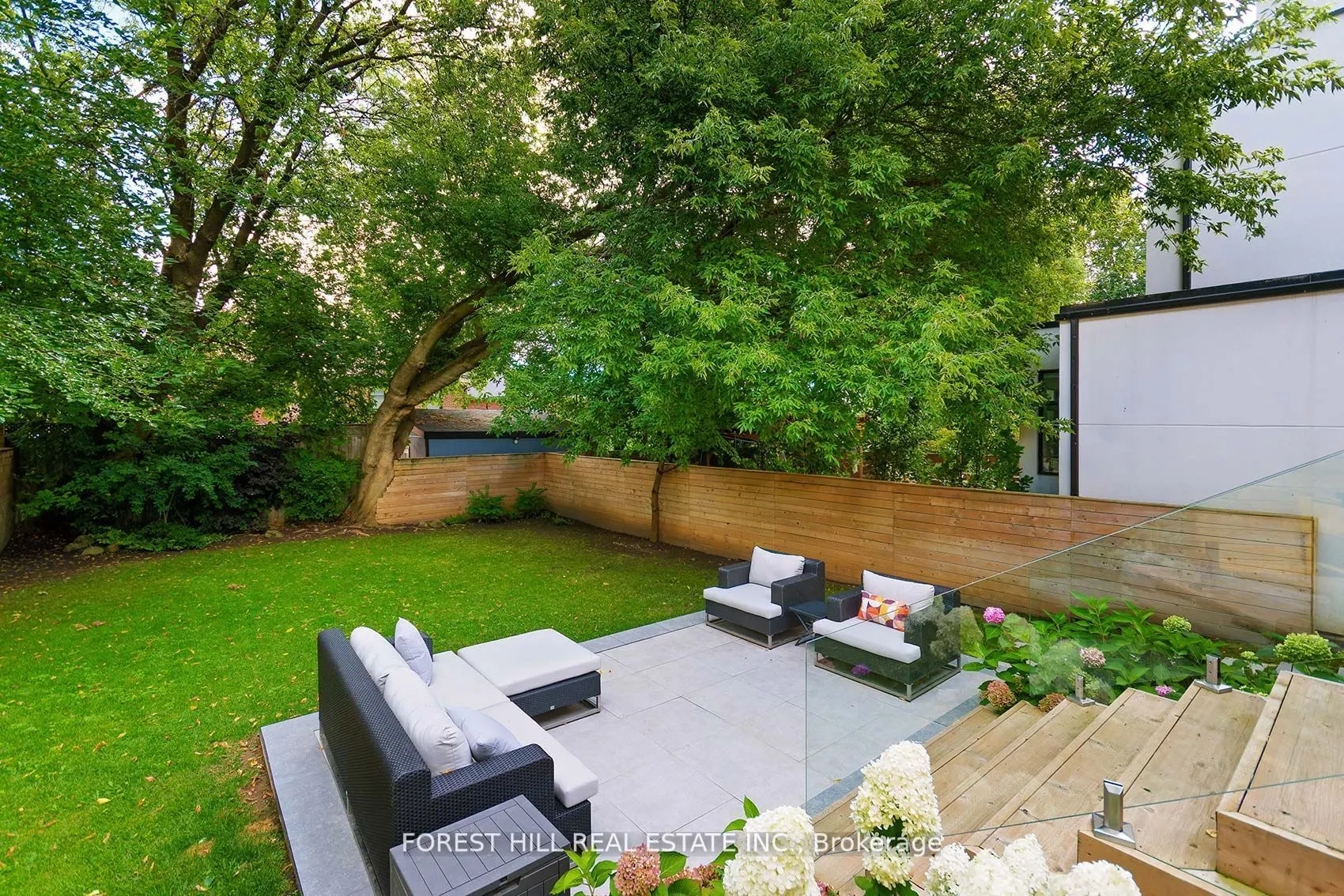 9 PEVERIL Hill S