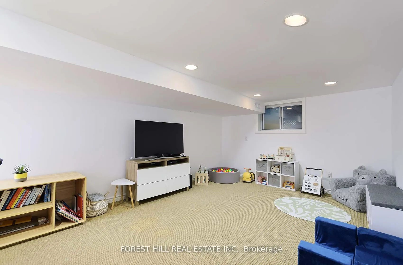 9 PEVERIL Hill S