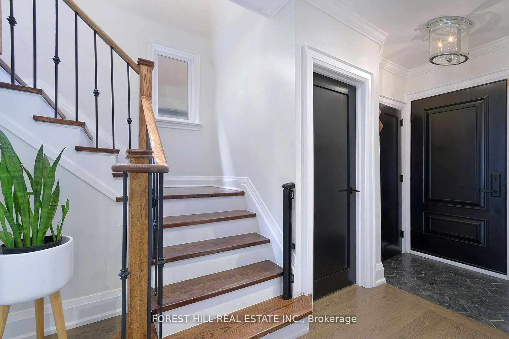 9 PEVERIL Hill S