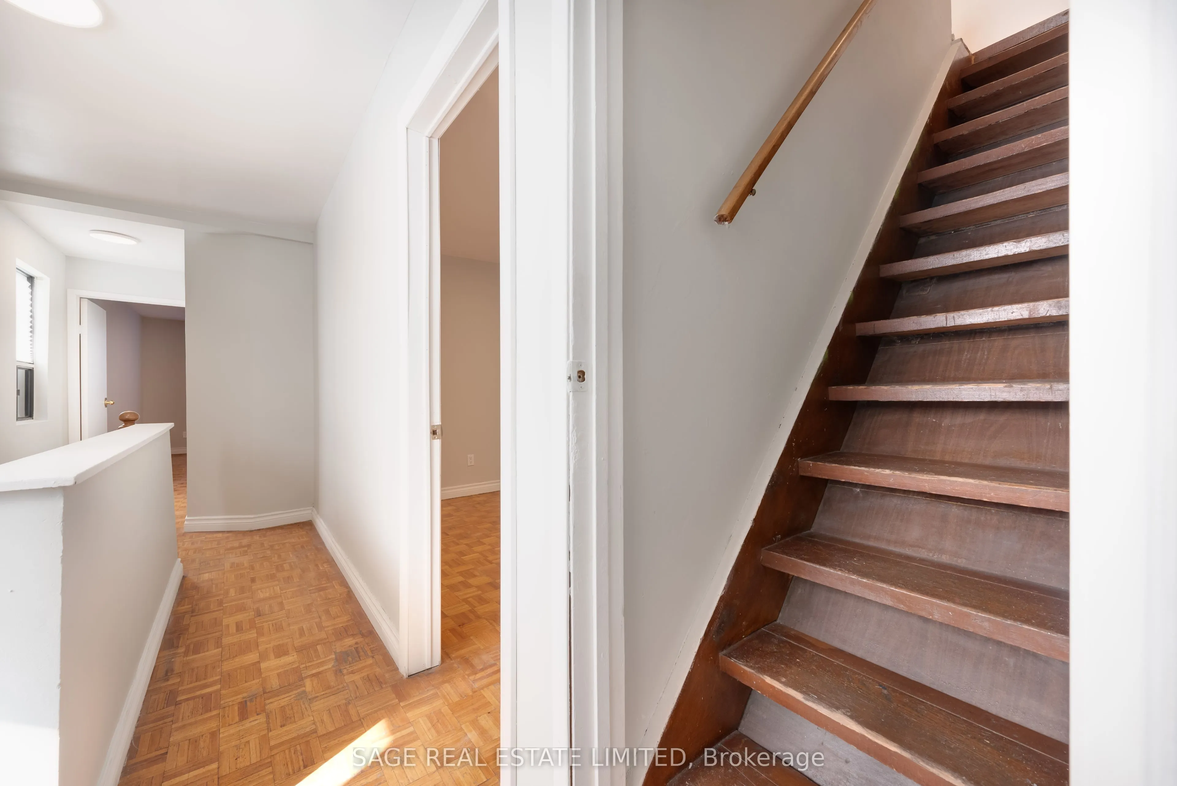 586 Richmond Street W, #Upper