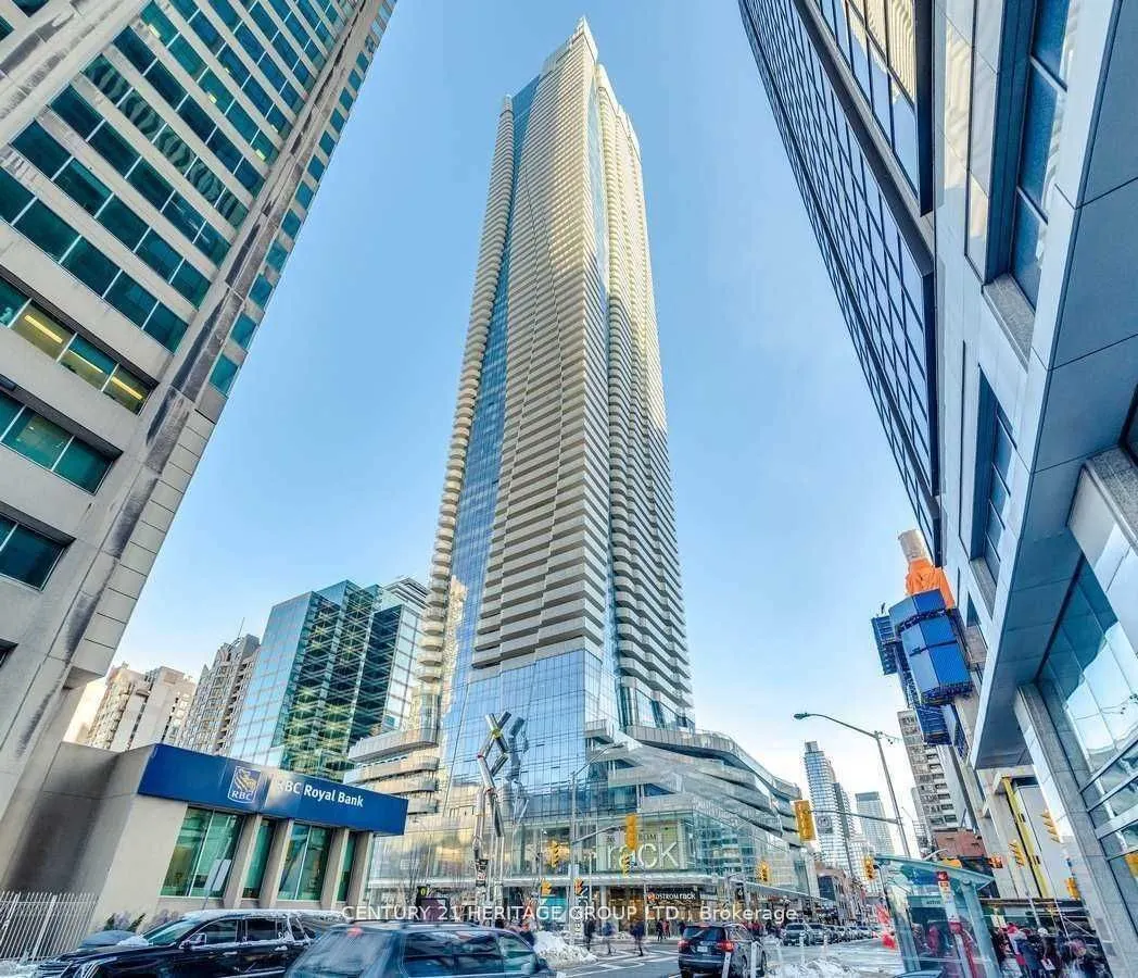 1 Bloor Street E, #2501