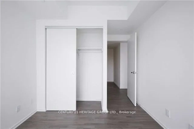1 Bloor Street E, #2501