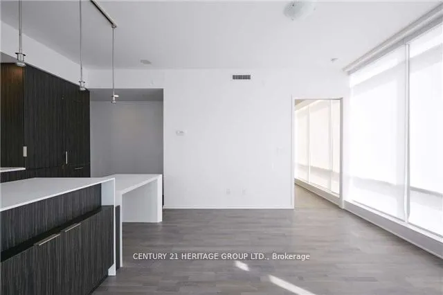 1 Bloor Street E, #2501