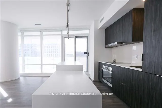 1 Bloor Street E, #2501