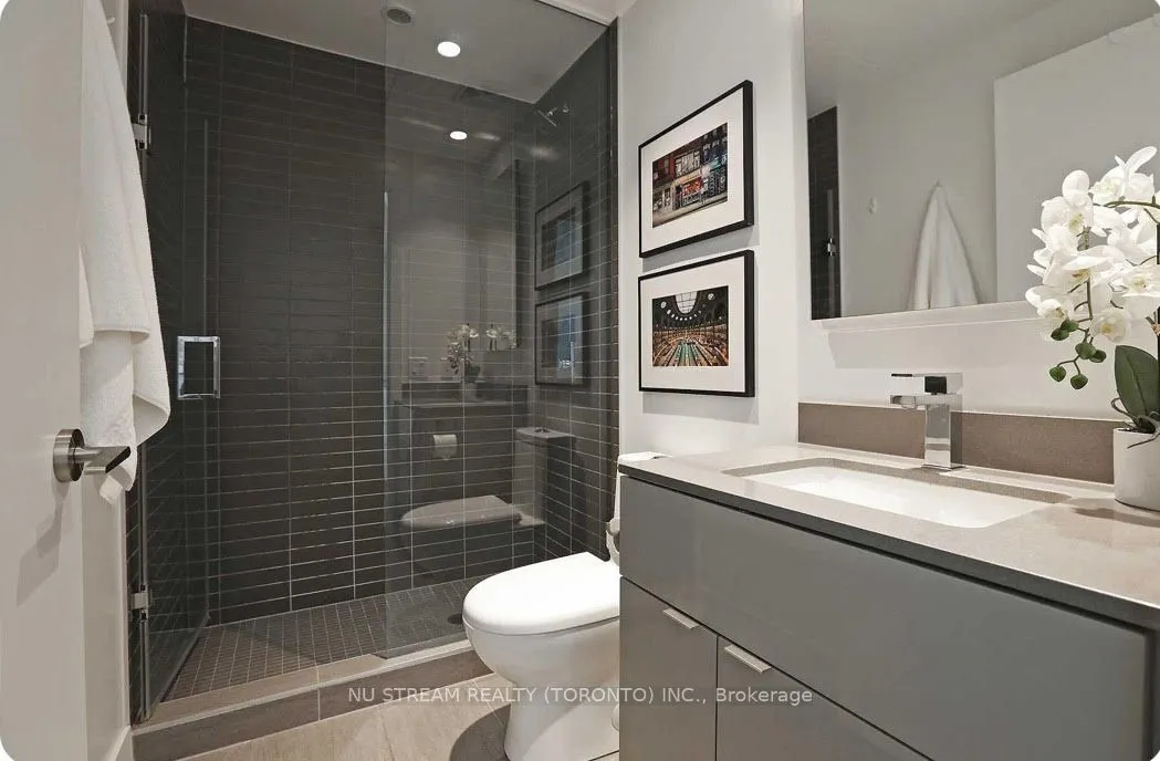 7 Grenville Street, #1712