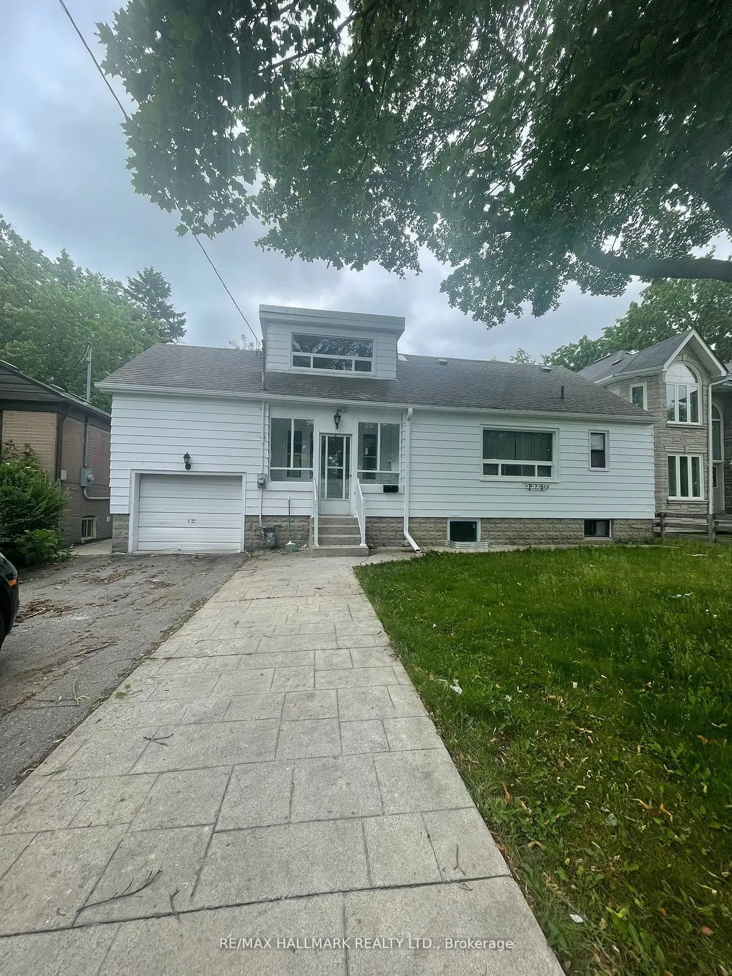 209 Pleasant Avenue