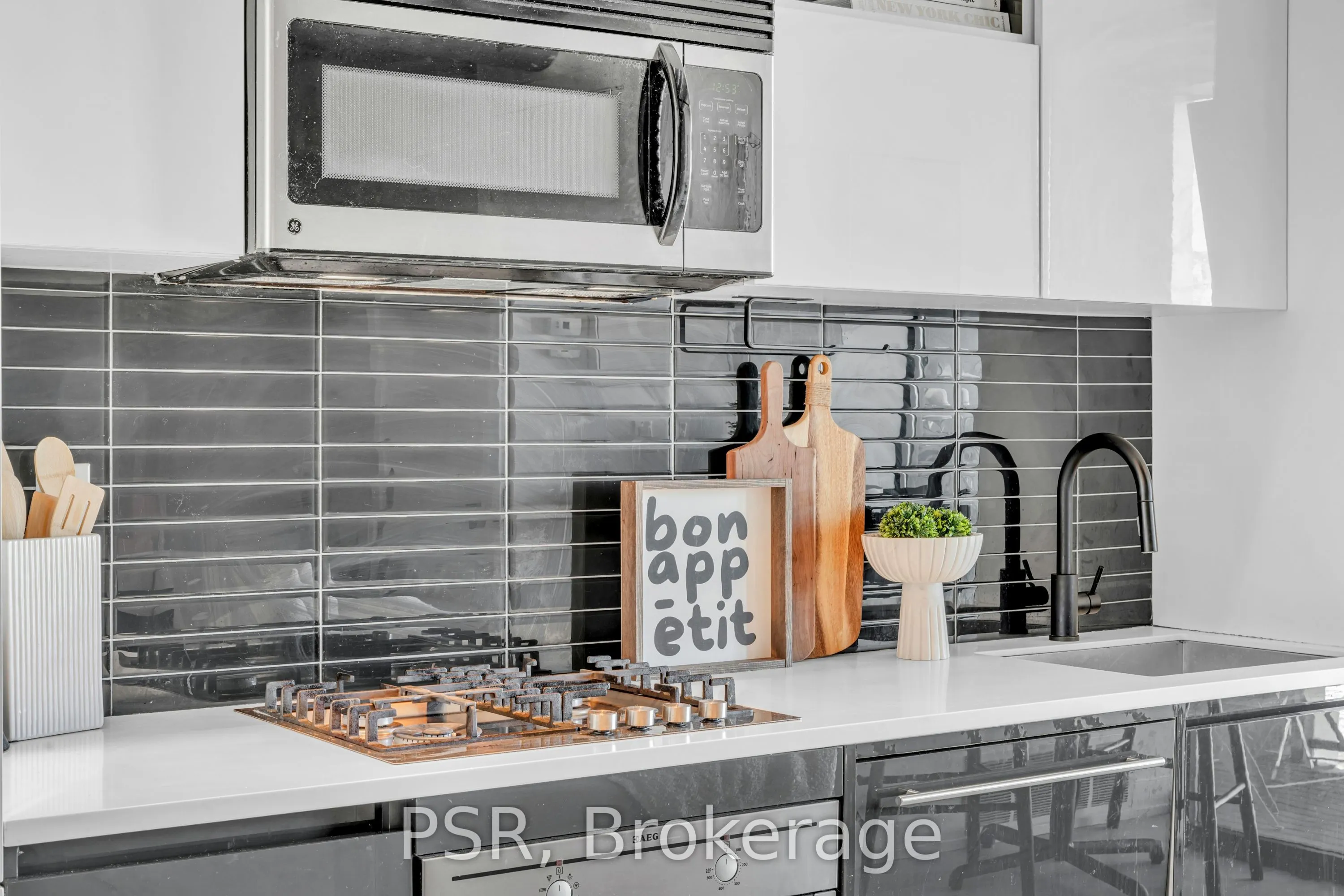 109 Wolseley Street, #502