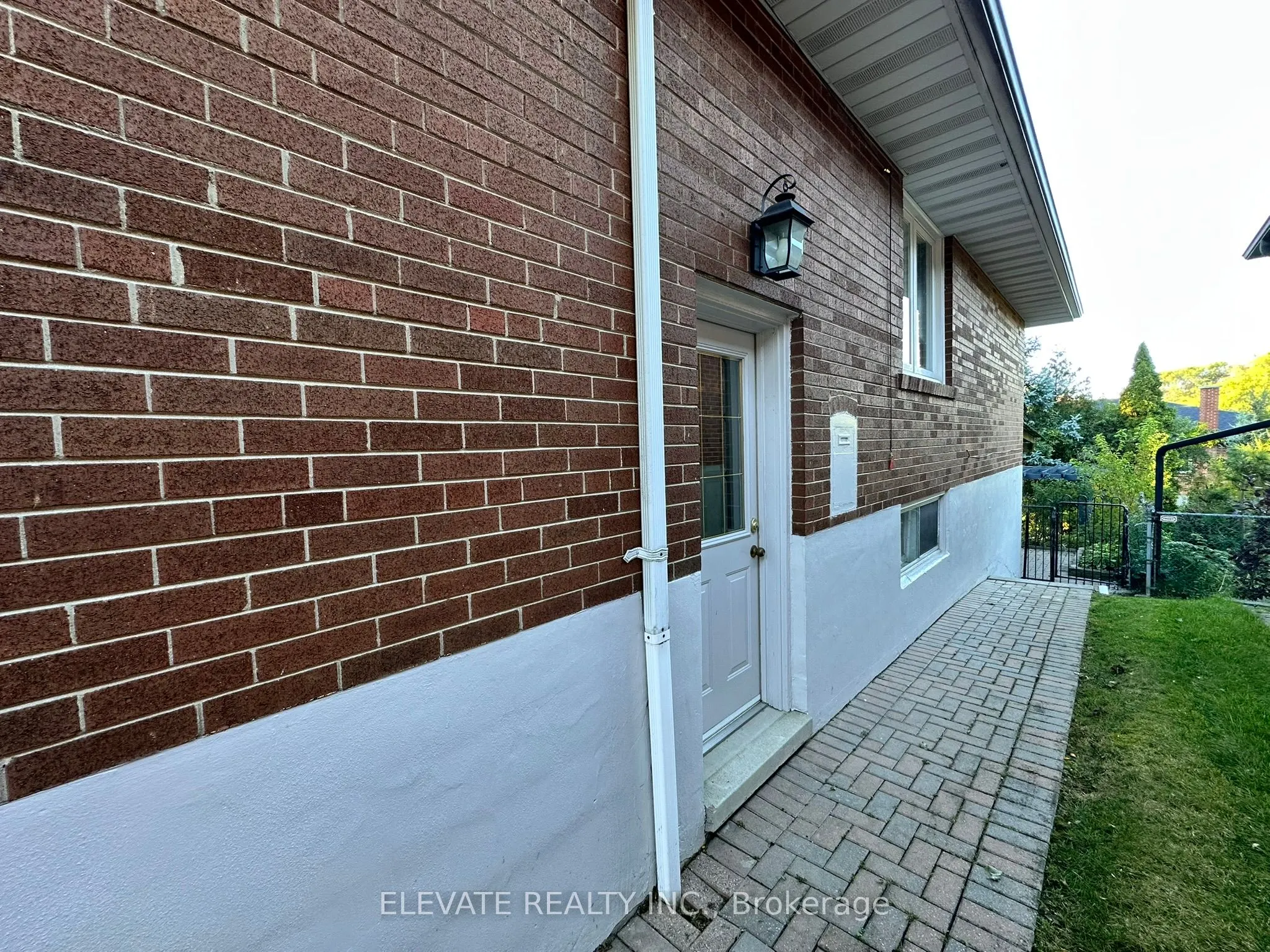 6 Tiffany Court