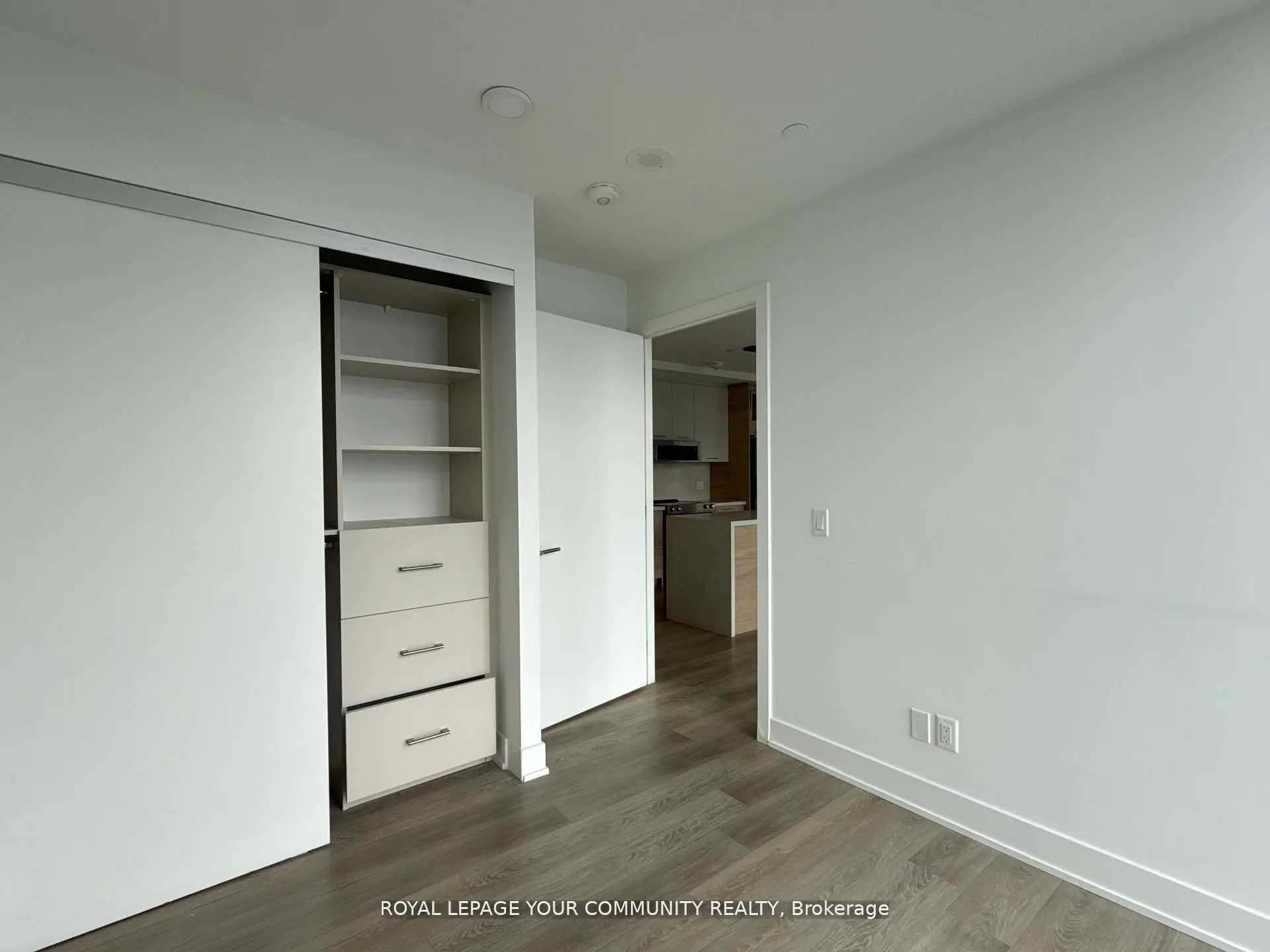 200 Redpath Avenue, #3302