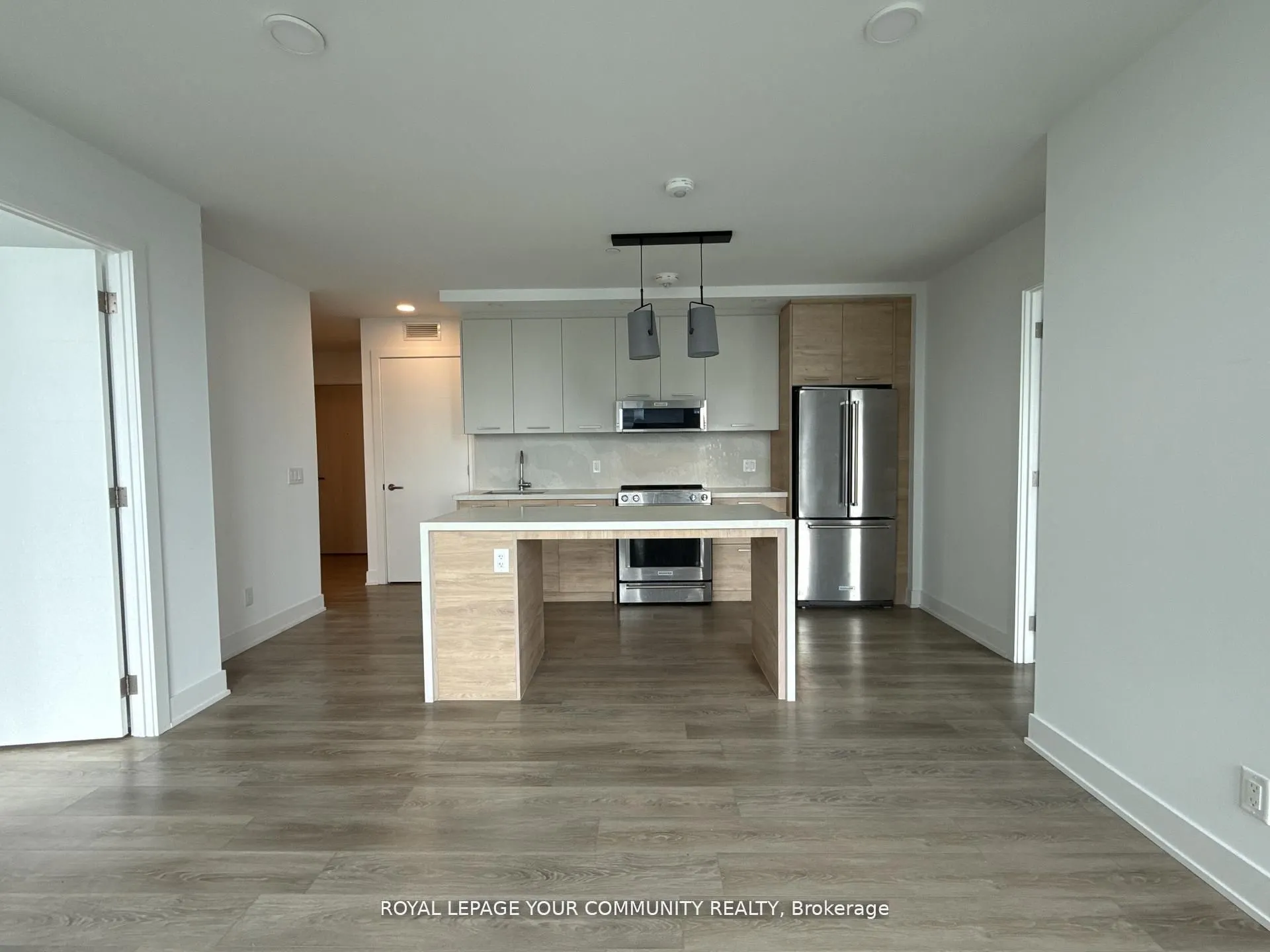 200 Redpath Avenue, #3302