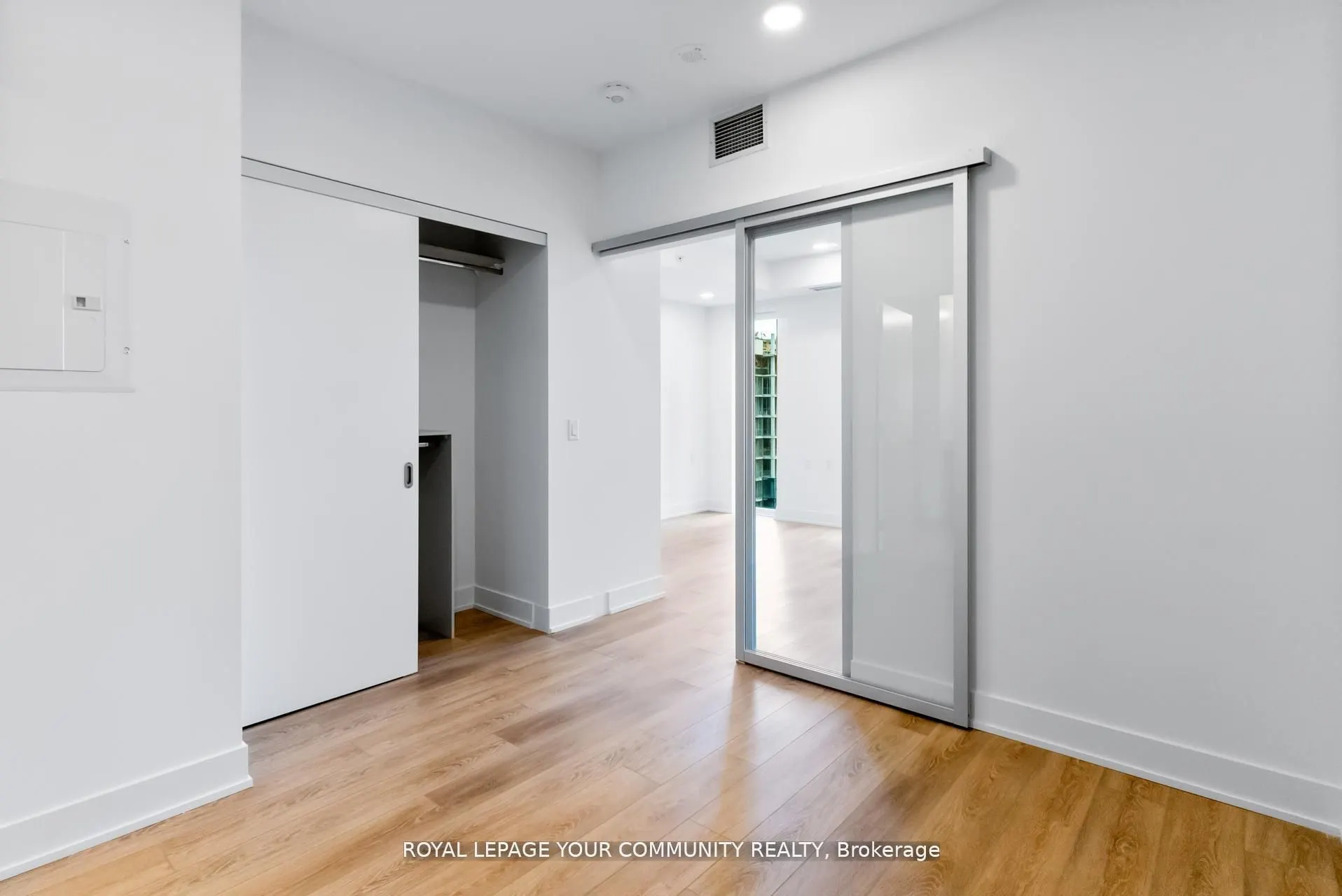 200 Redpath Avenue, #3310