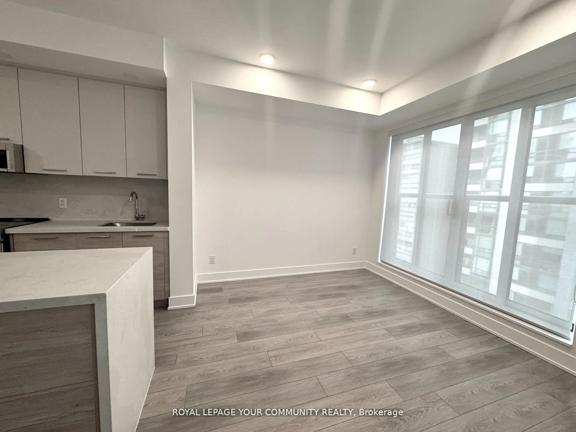 200 Redpath Avenue, #308