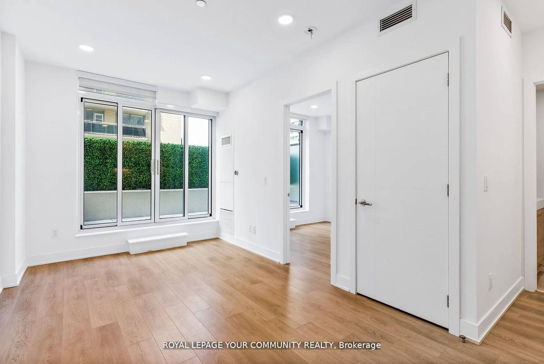 200 Redpath Avenue, #305