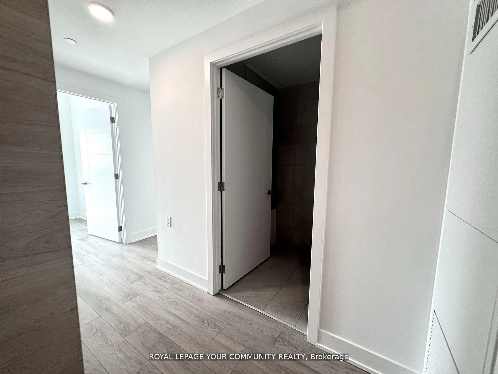 200 Redpath Avenue, #1804