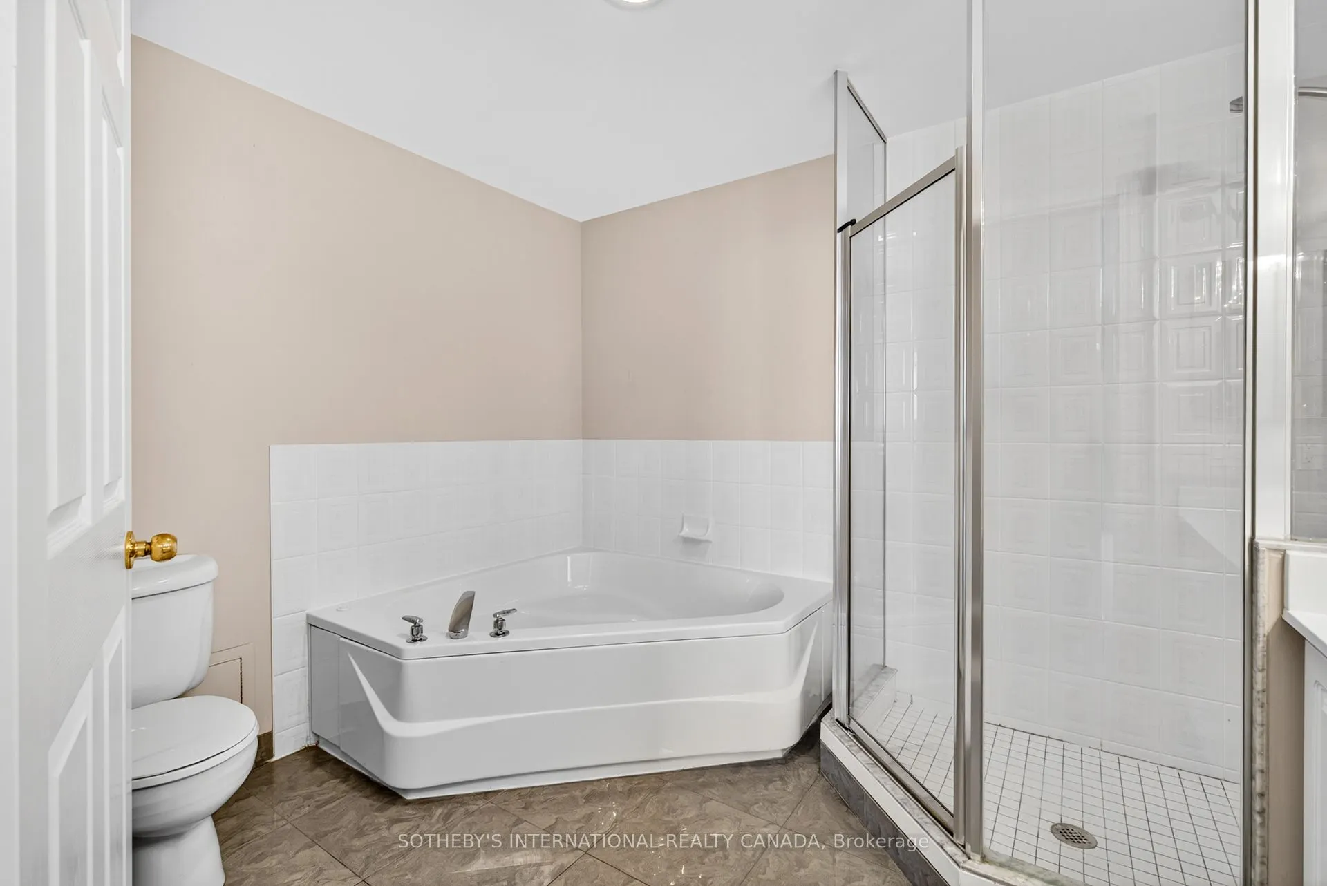 8 Hillcrest Avenue, #PH101