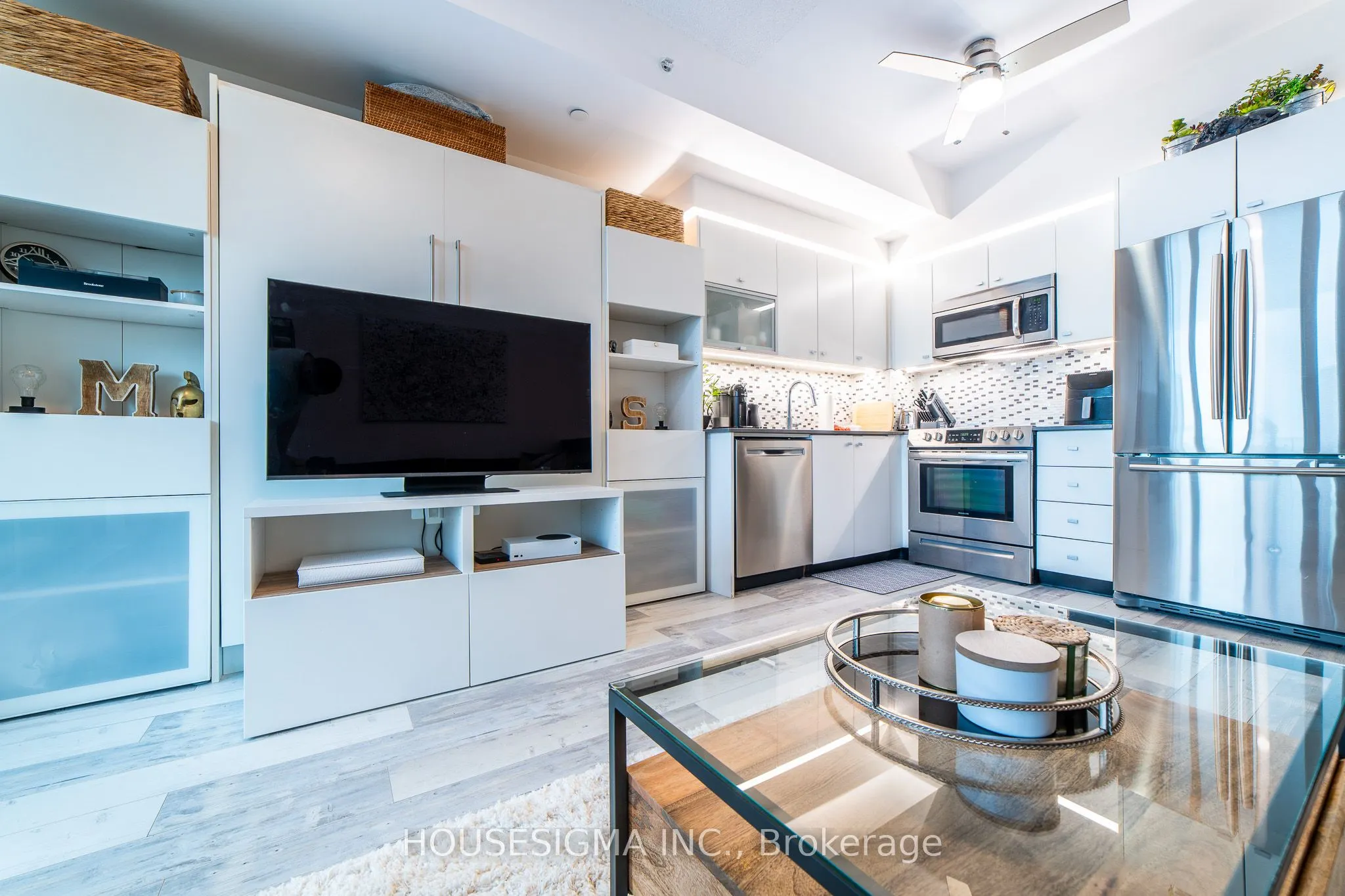 150 East E Liberty Street, #1608