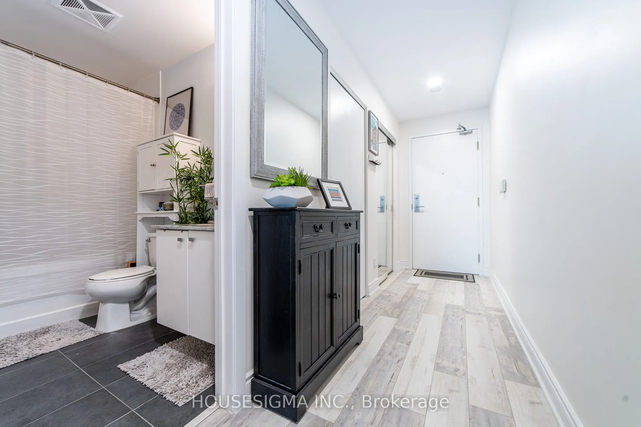 150 East E Liberty Street, #1608