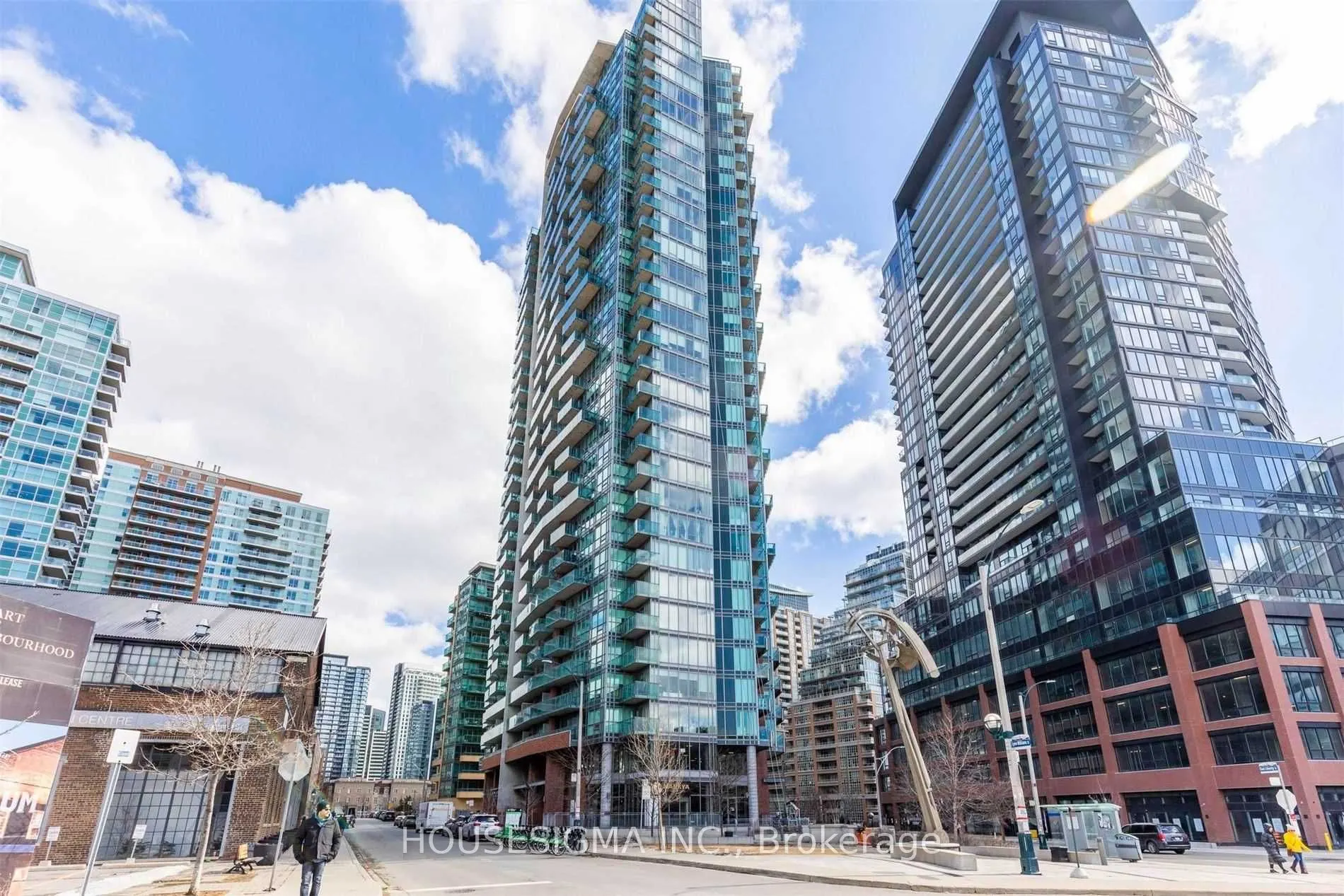 150 East E Liberty Street, #1608