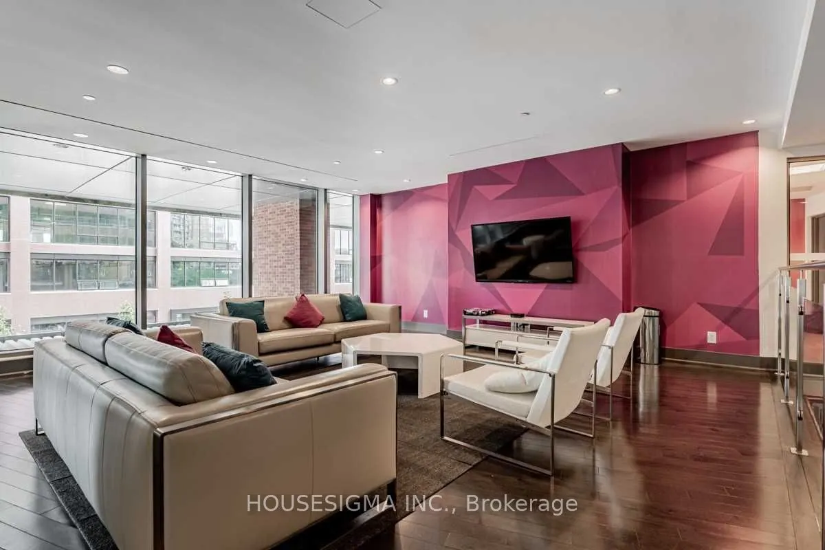150 East E Liberty Street, #1608
