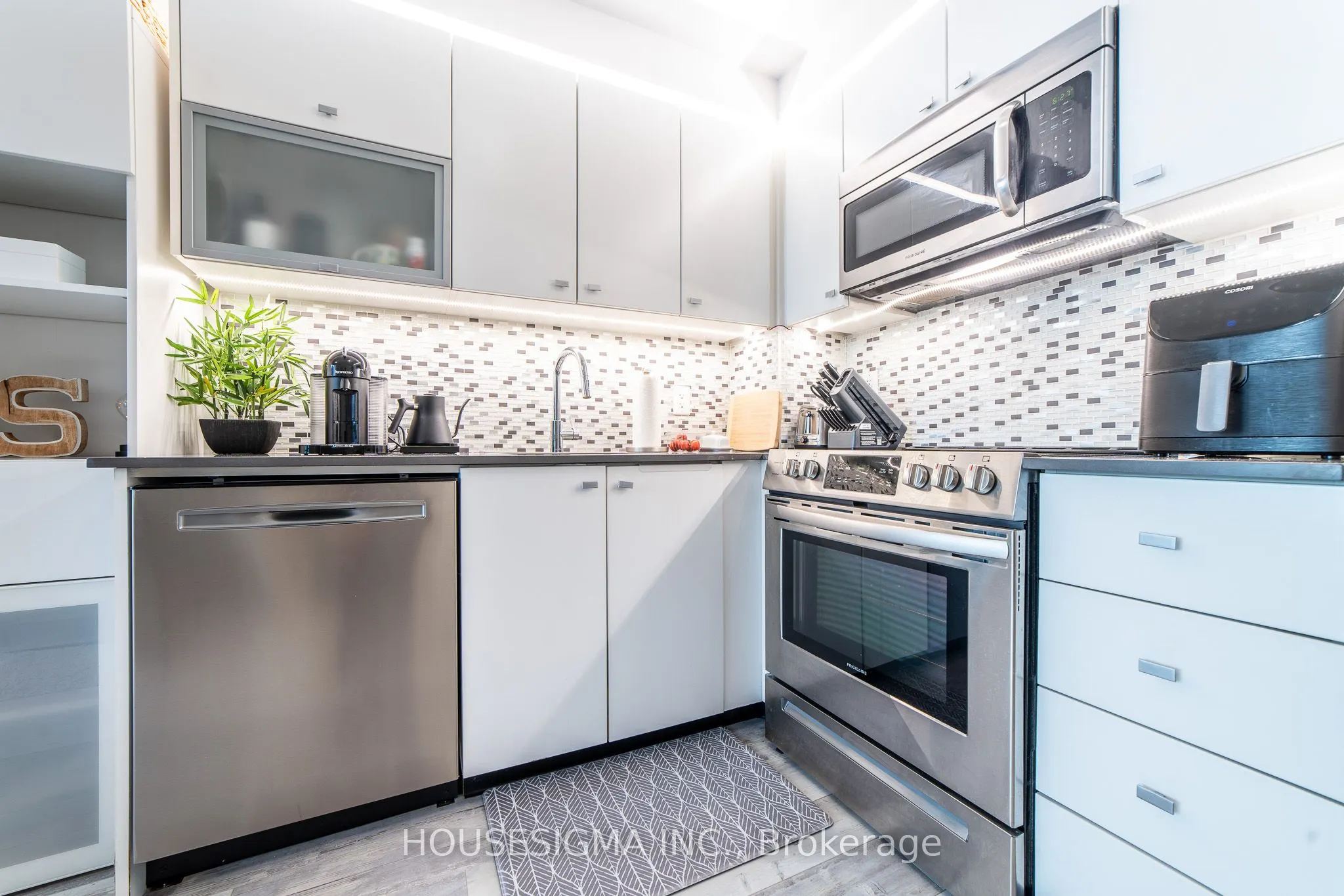 150 East E Liberty Street, #1608