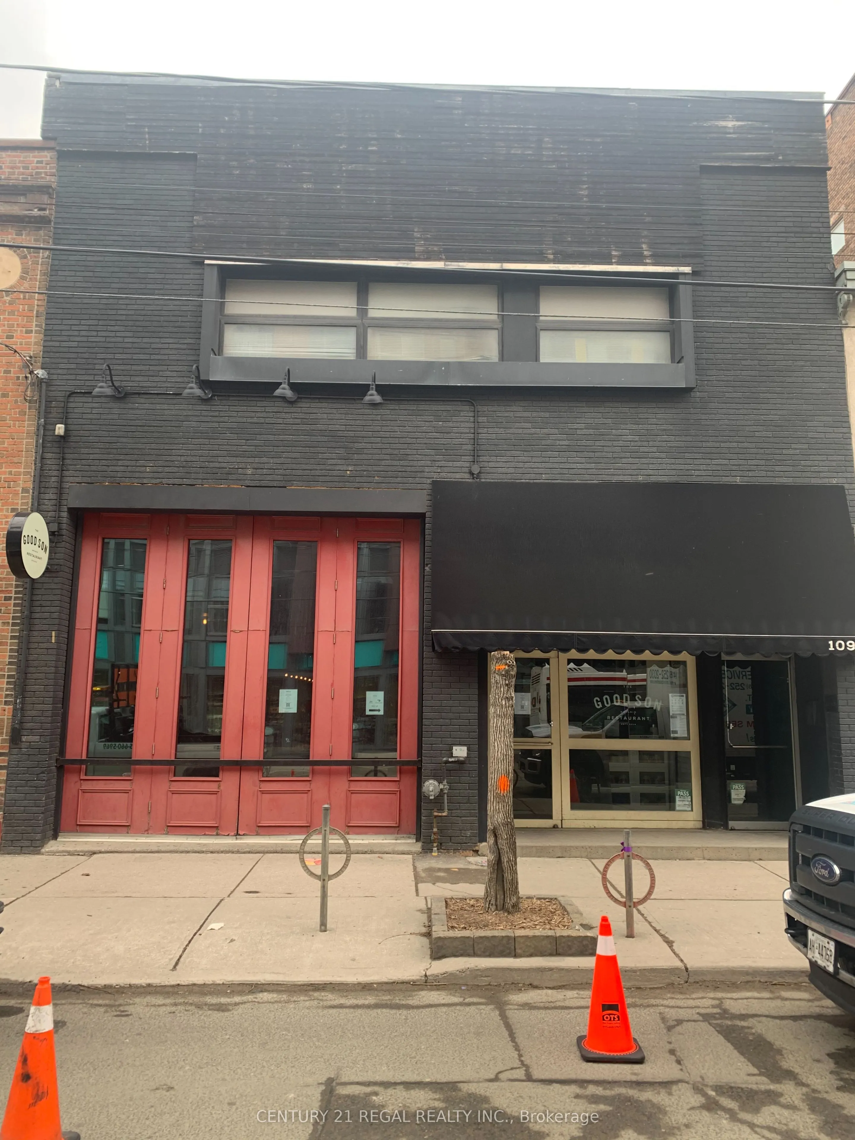 1096 Queen Street W