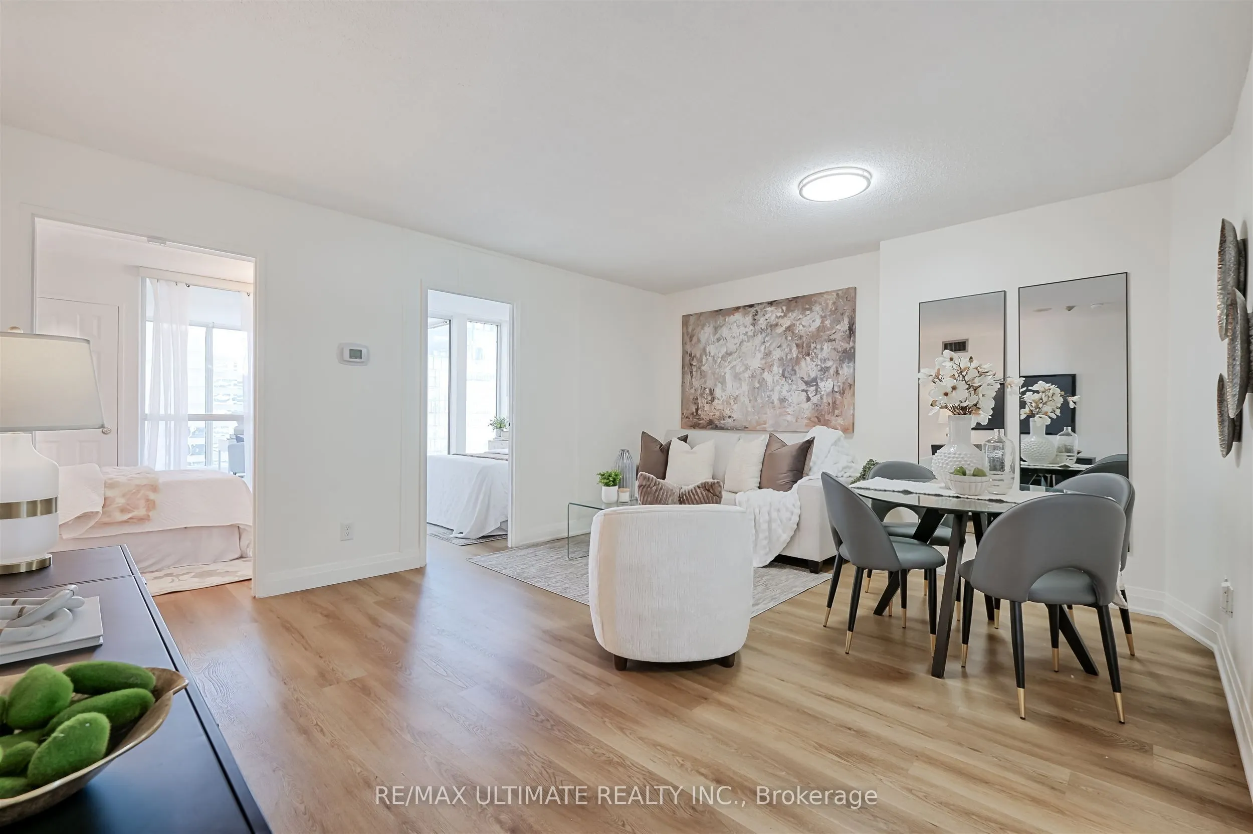 55 Centre Avenue, #2206