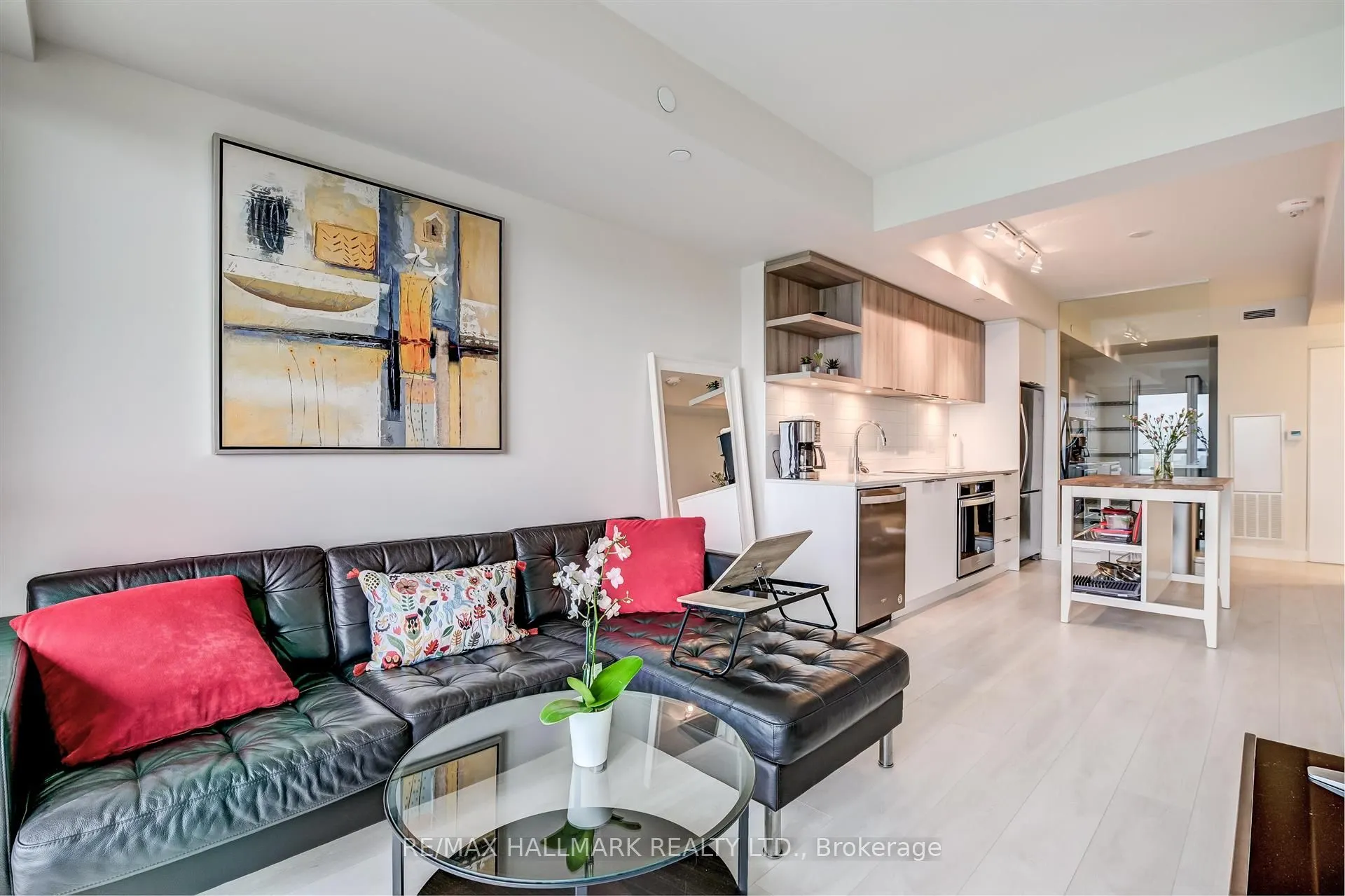 6 Sonic Way, #N2805