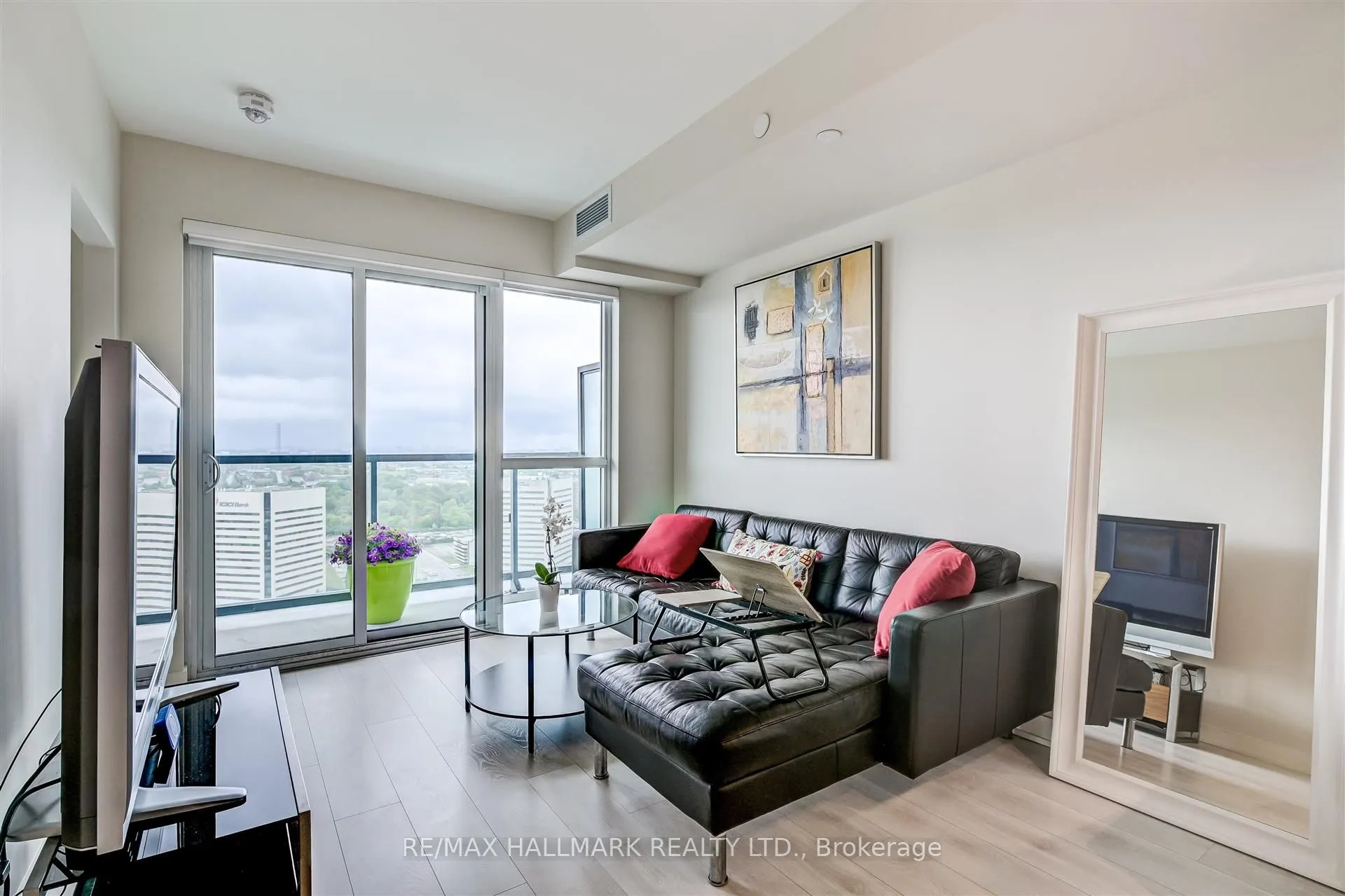 6 Sonic Way, #N2805