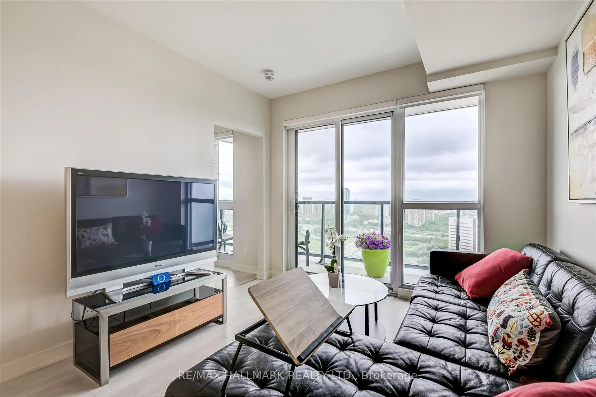 6 Sonic Way, #N2805