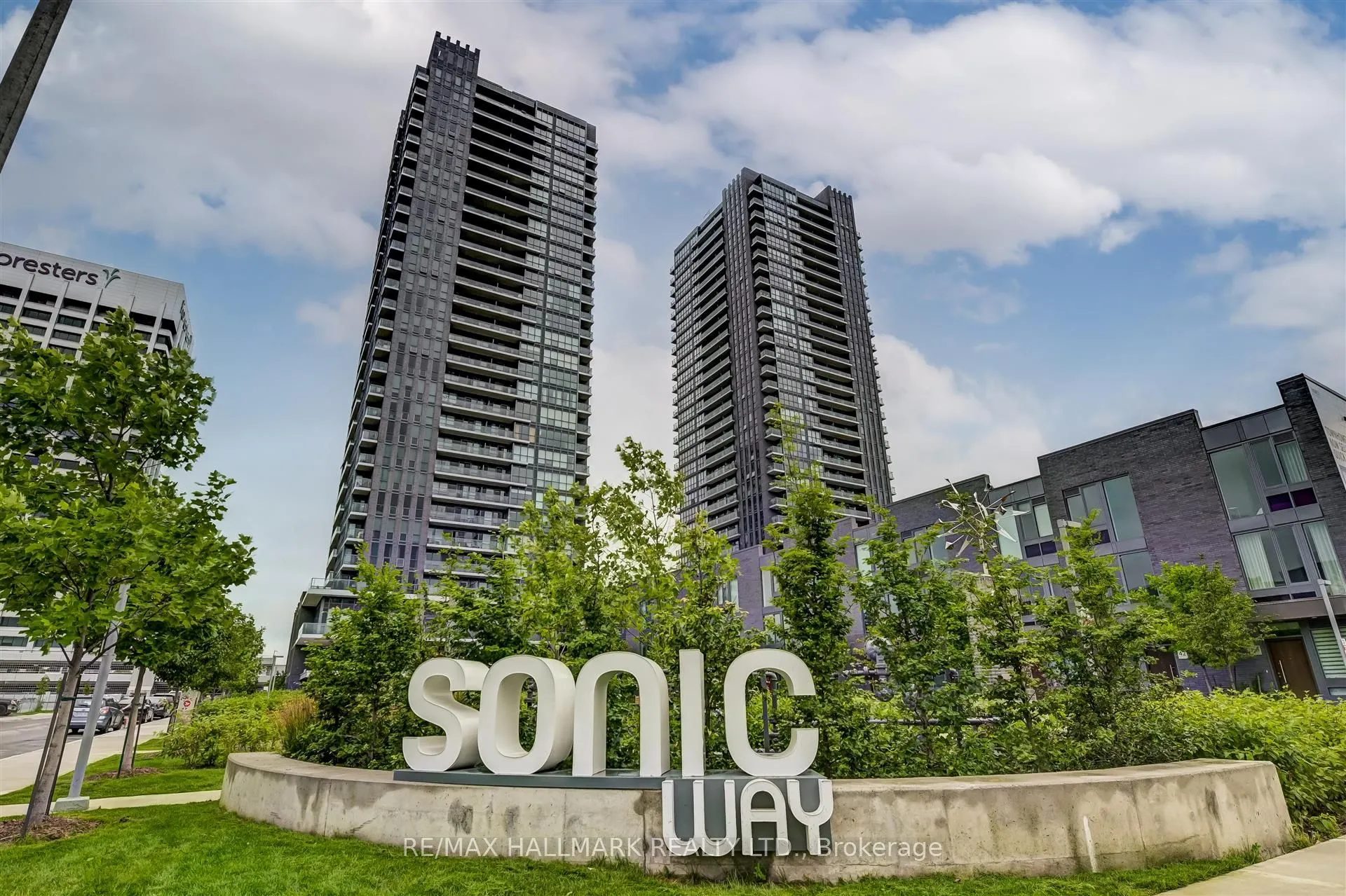 6 Sonic Way, #N2805