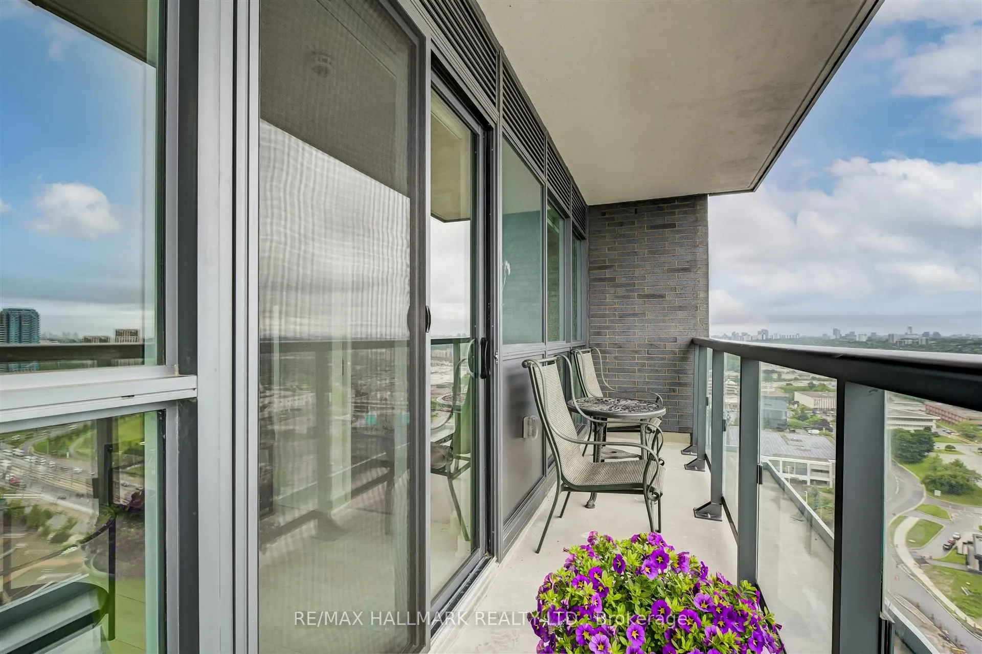 6 Sonic Way, #N2805