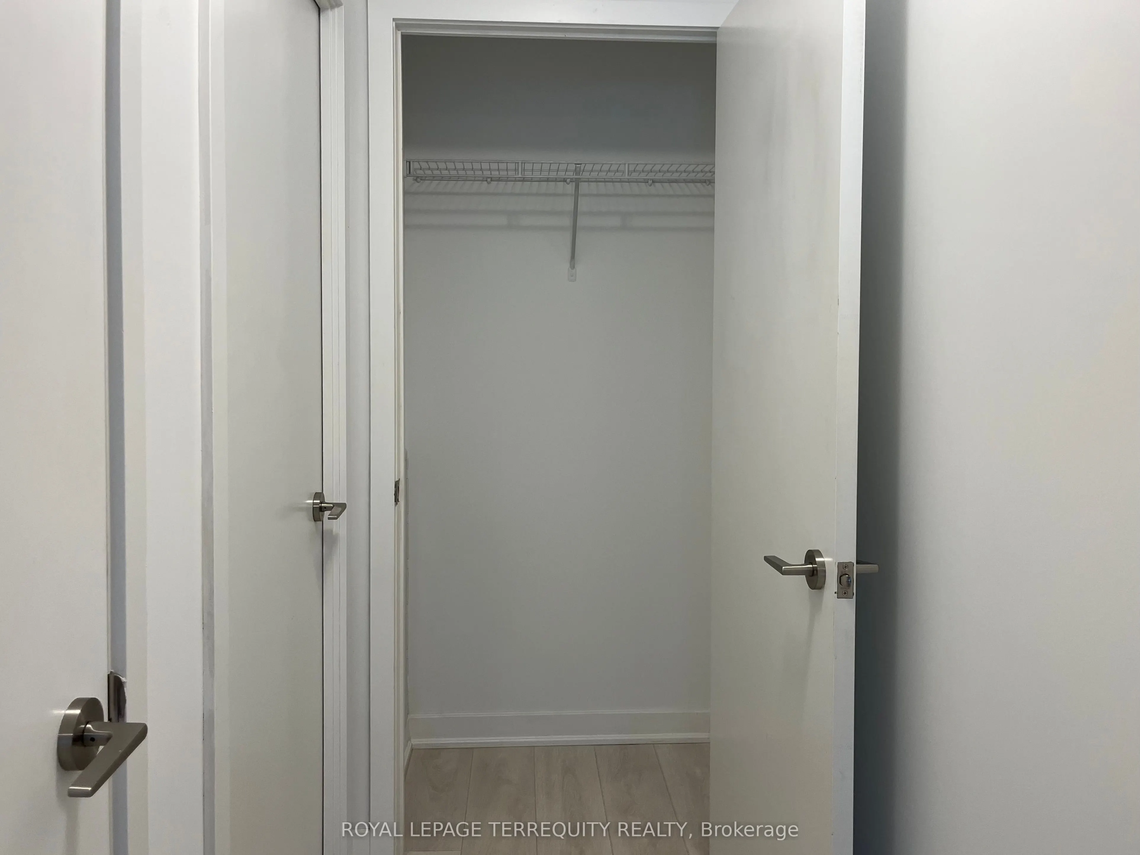120 Parliament Street, #423