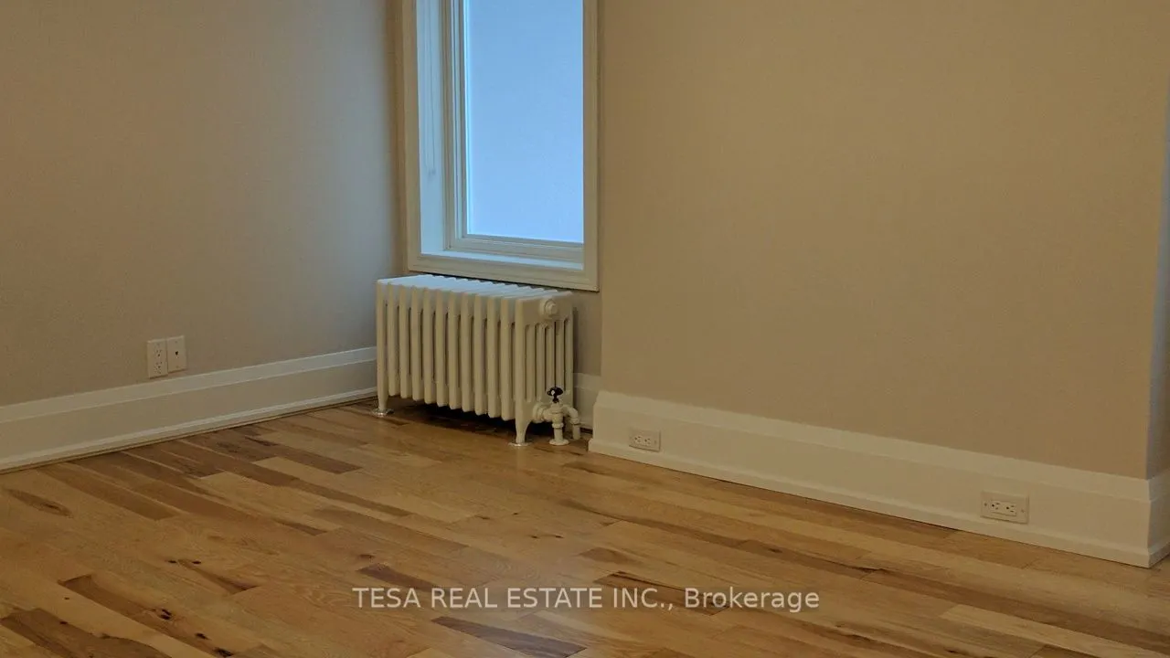 648 Bathurst Street, #Main