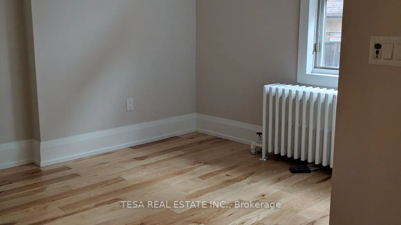648 Bathurst Street, #Main