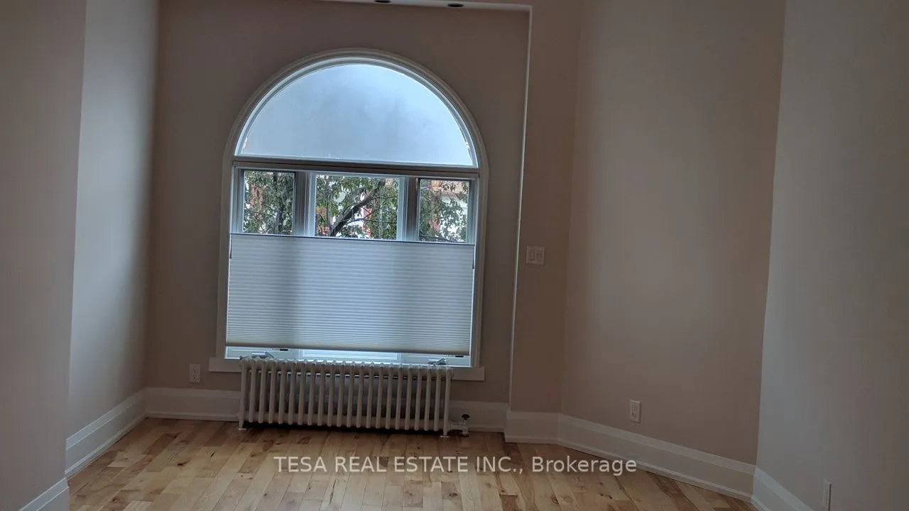 648 Bathurst Street, #Main