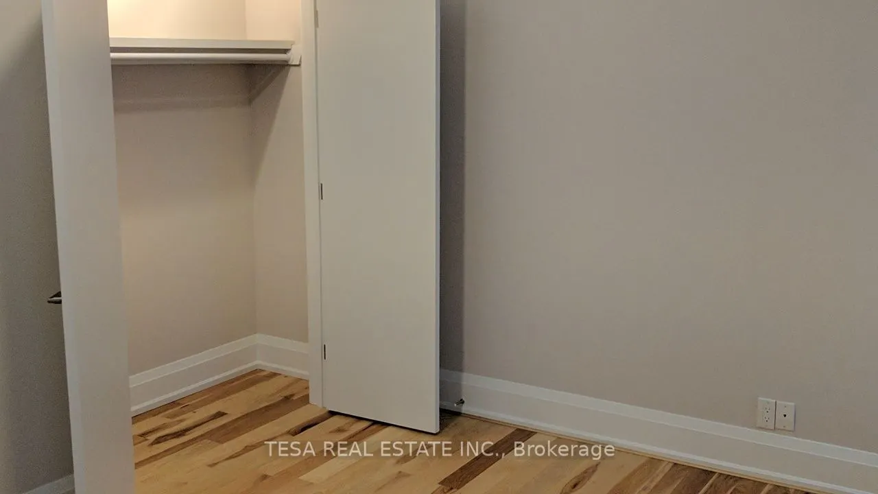 648 Bathurst Street, #Main