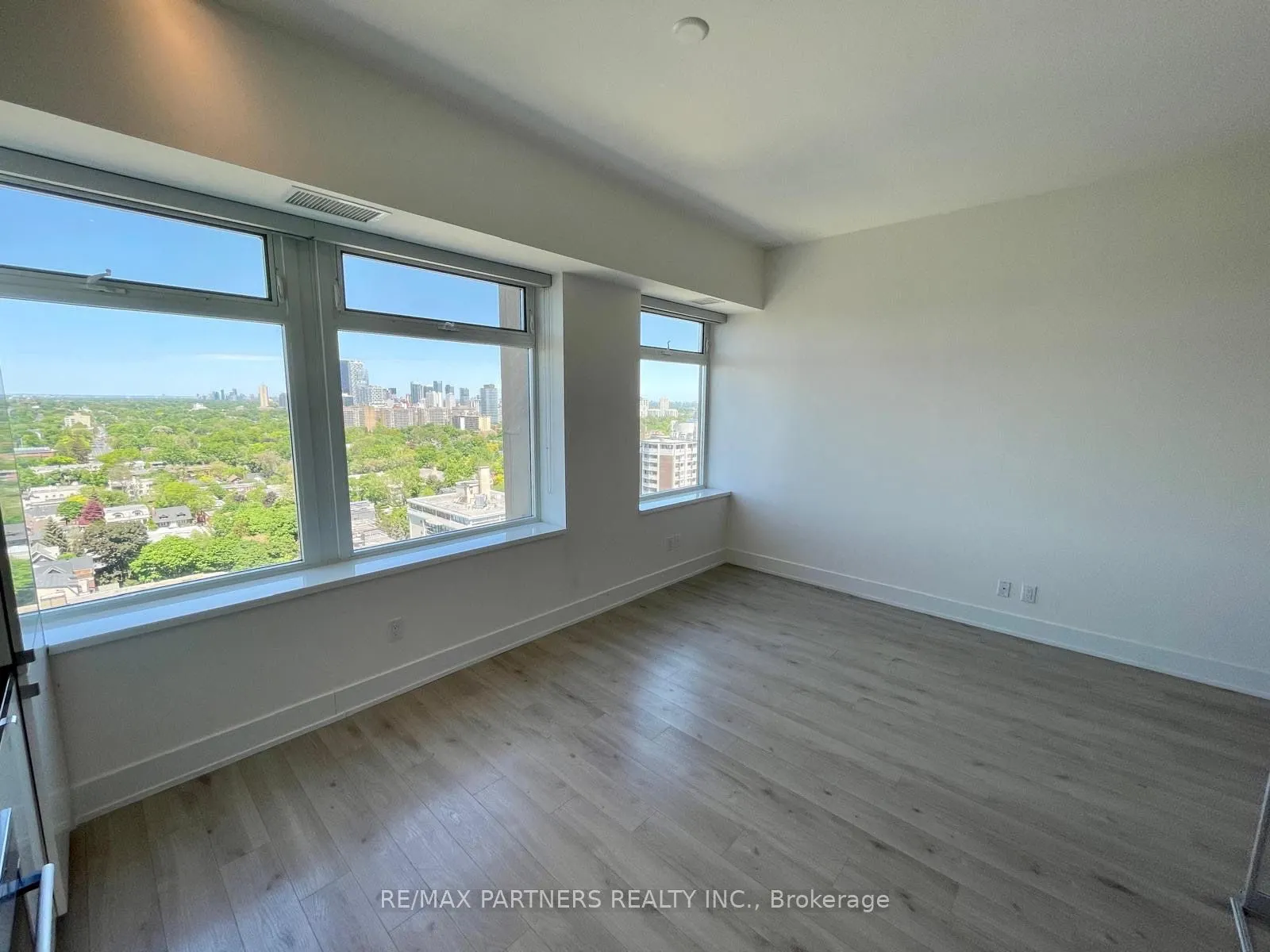 111 St Clair Avenue W, #1701