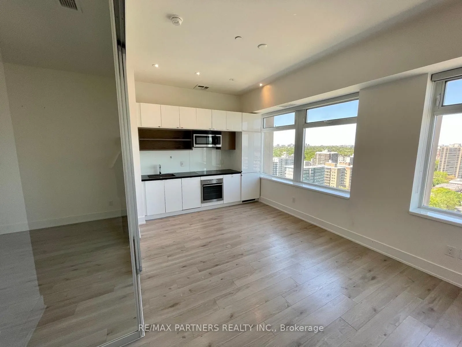 111 St Clair Avenue W, #1701